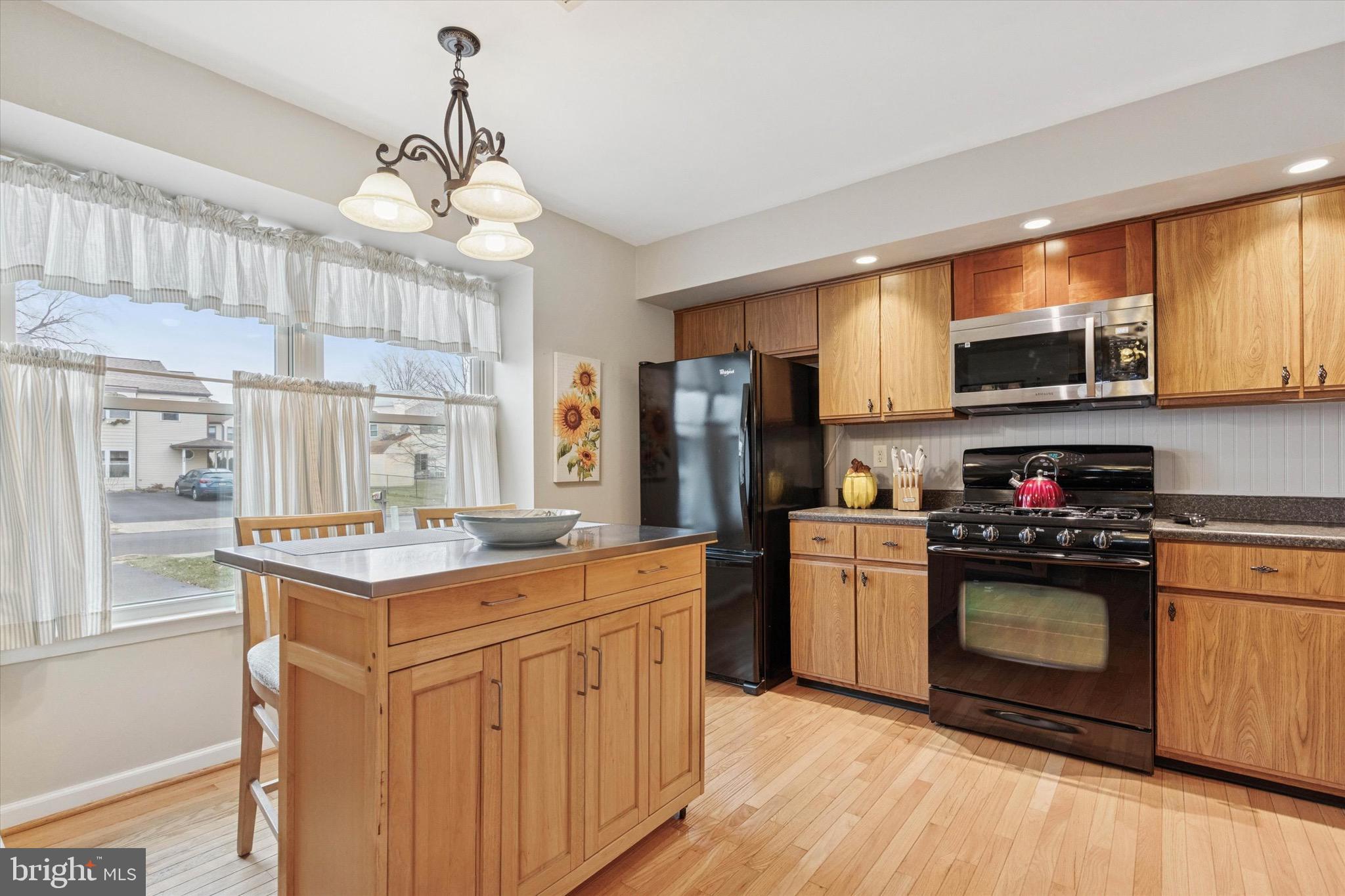 LAUREL HILLS - Residential