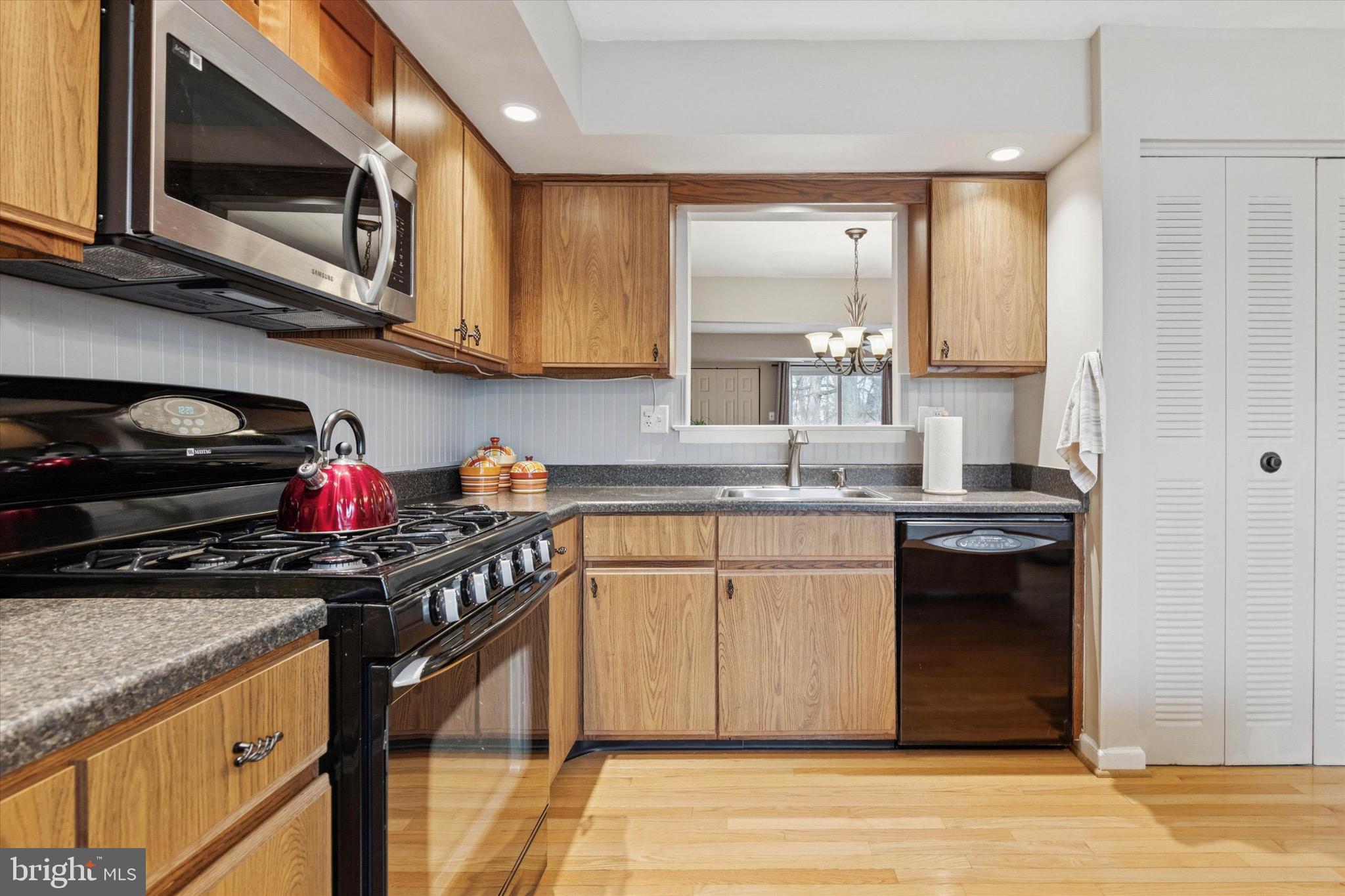 LAUREL HILLS - Residential