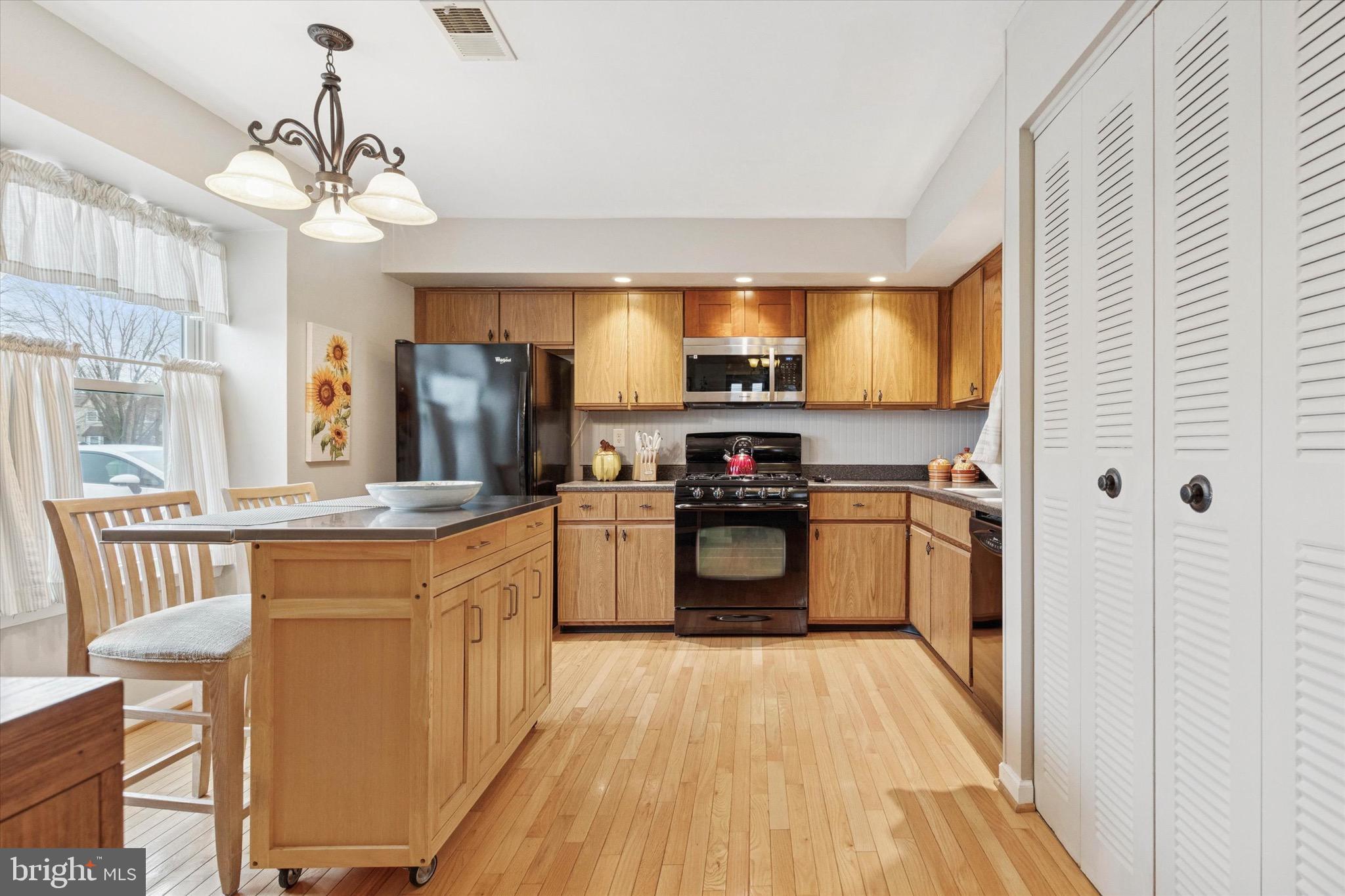 LAUREL HILLS - Residential