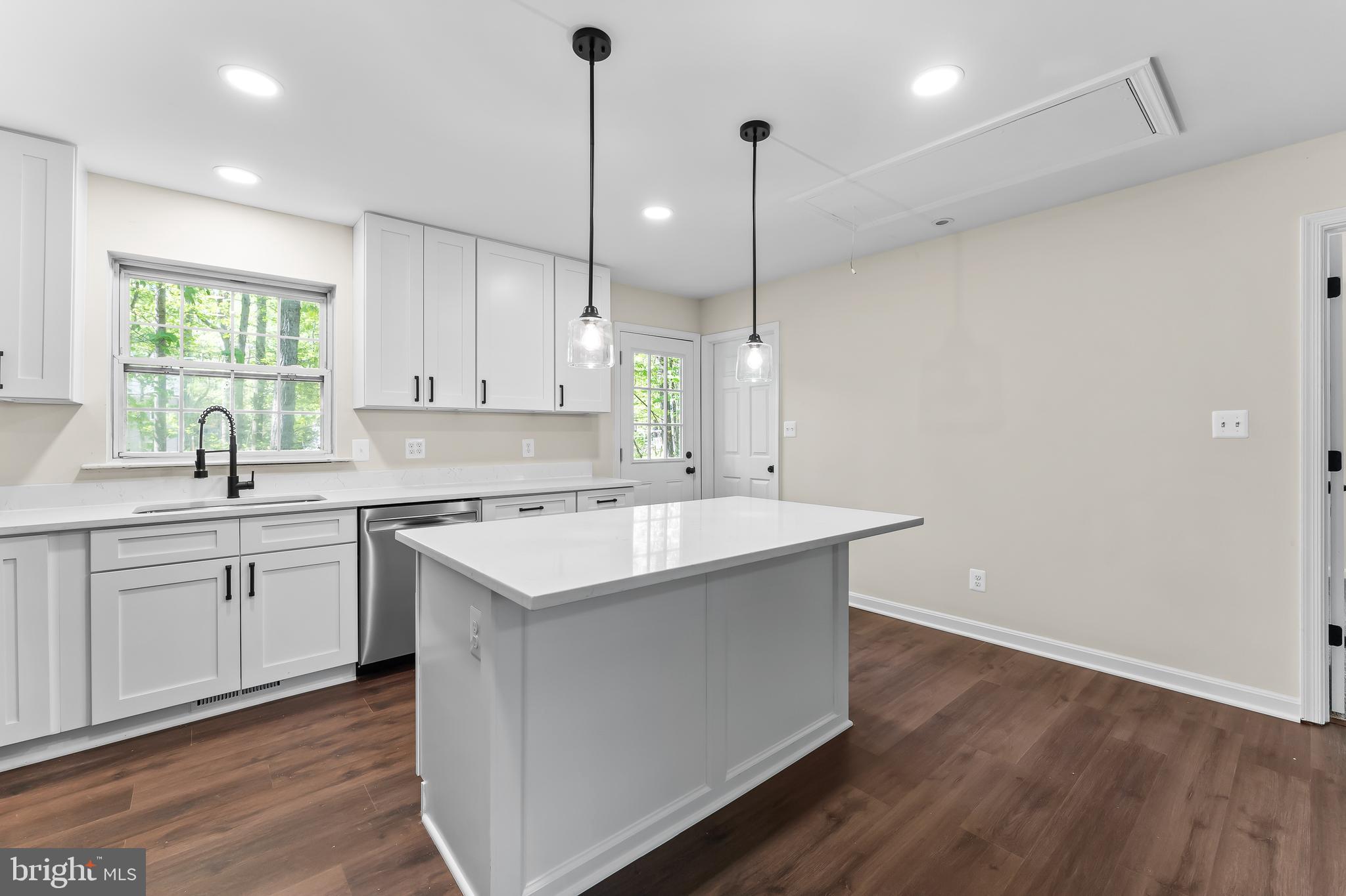 LAKE WILDERNESS - Residential