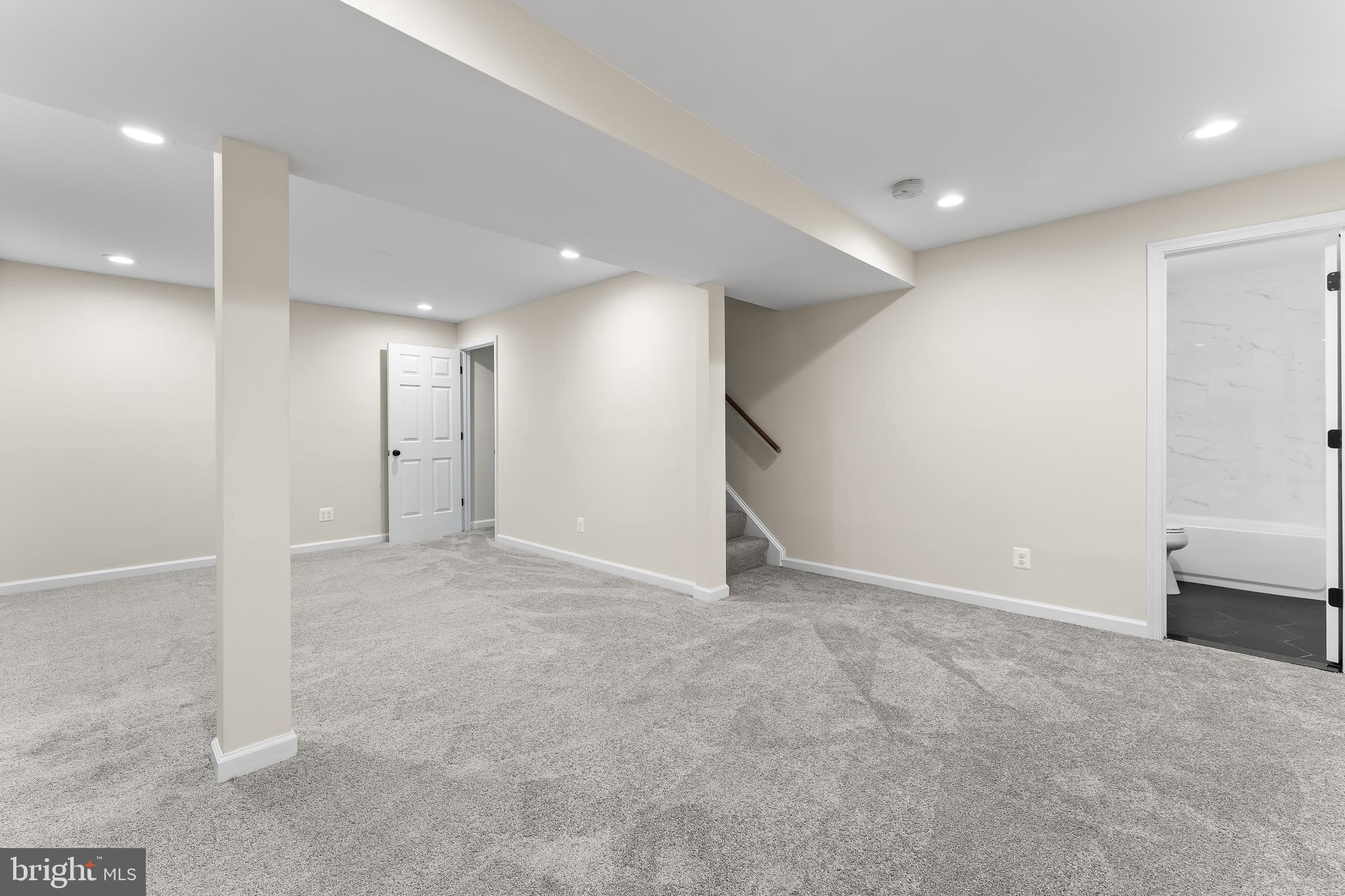 LAKE WILDERNESS - Residential