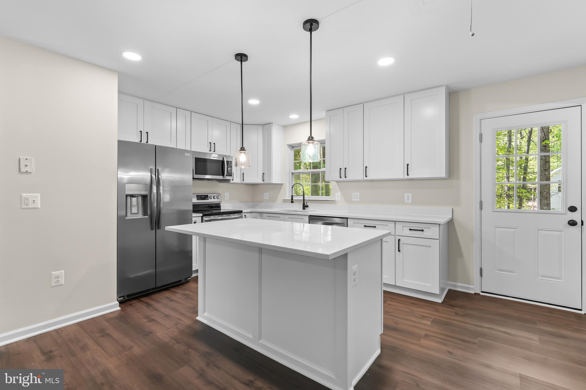 LAKE WILDERNESS - Residential