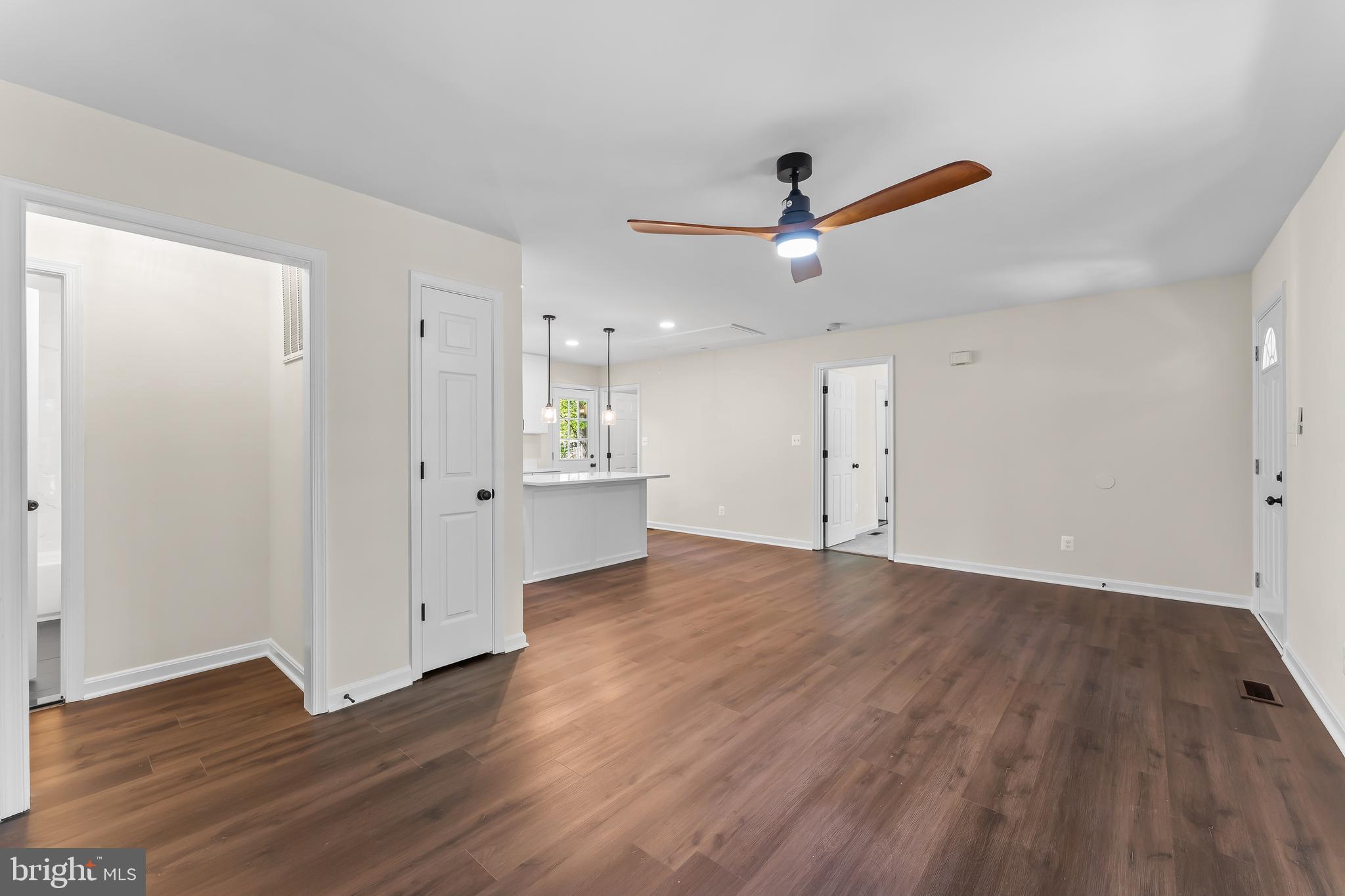 LAKE WILDERNESS - Residential