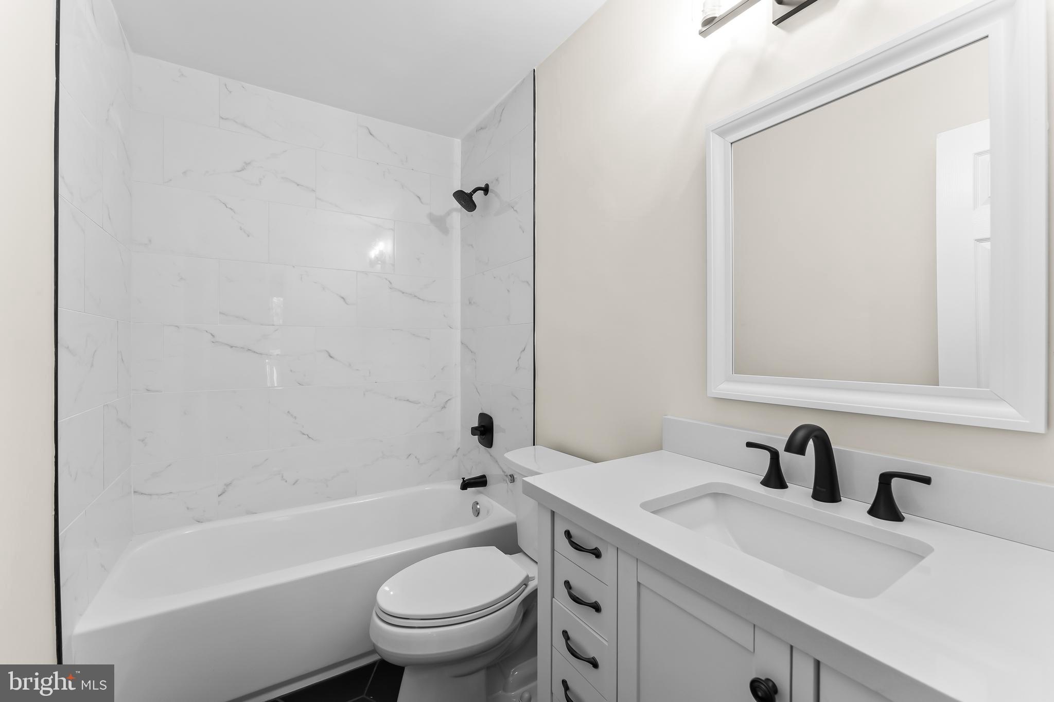 LAKE WILDERNESS - Residential