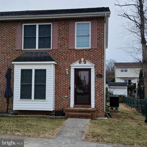 1317 Monroe Avenue, Front Royal, VA MLS: VAWR2010322