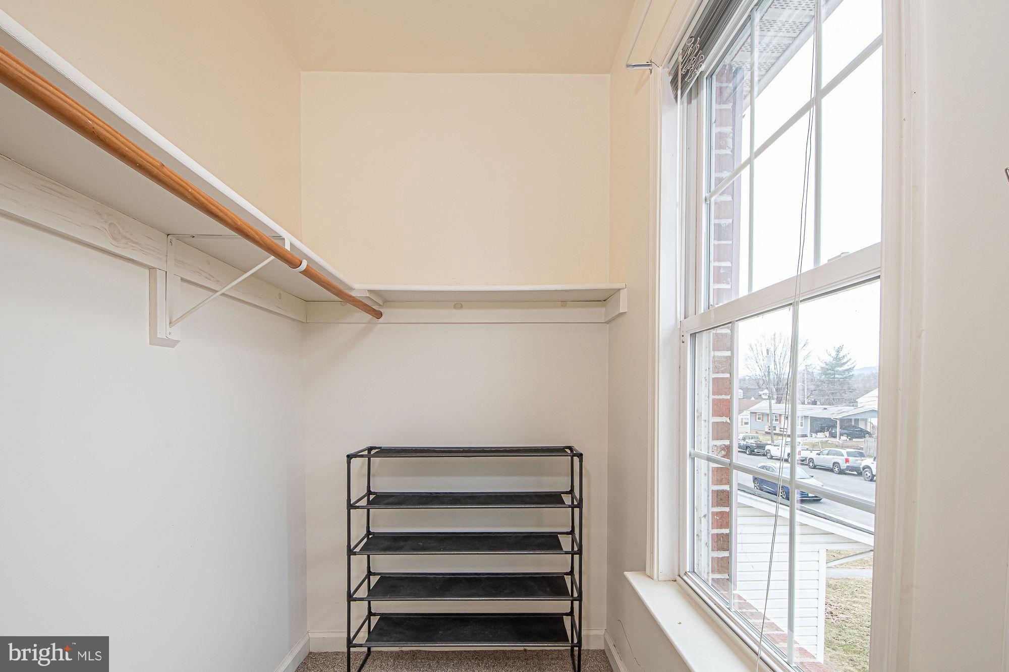 ROYAL VILLAGE - Residential