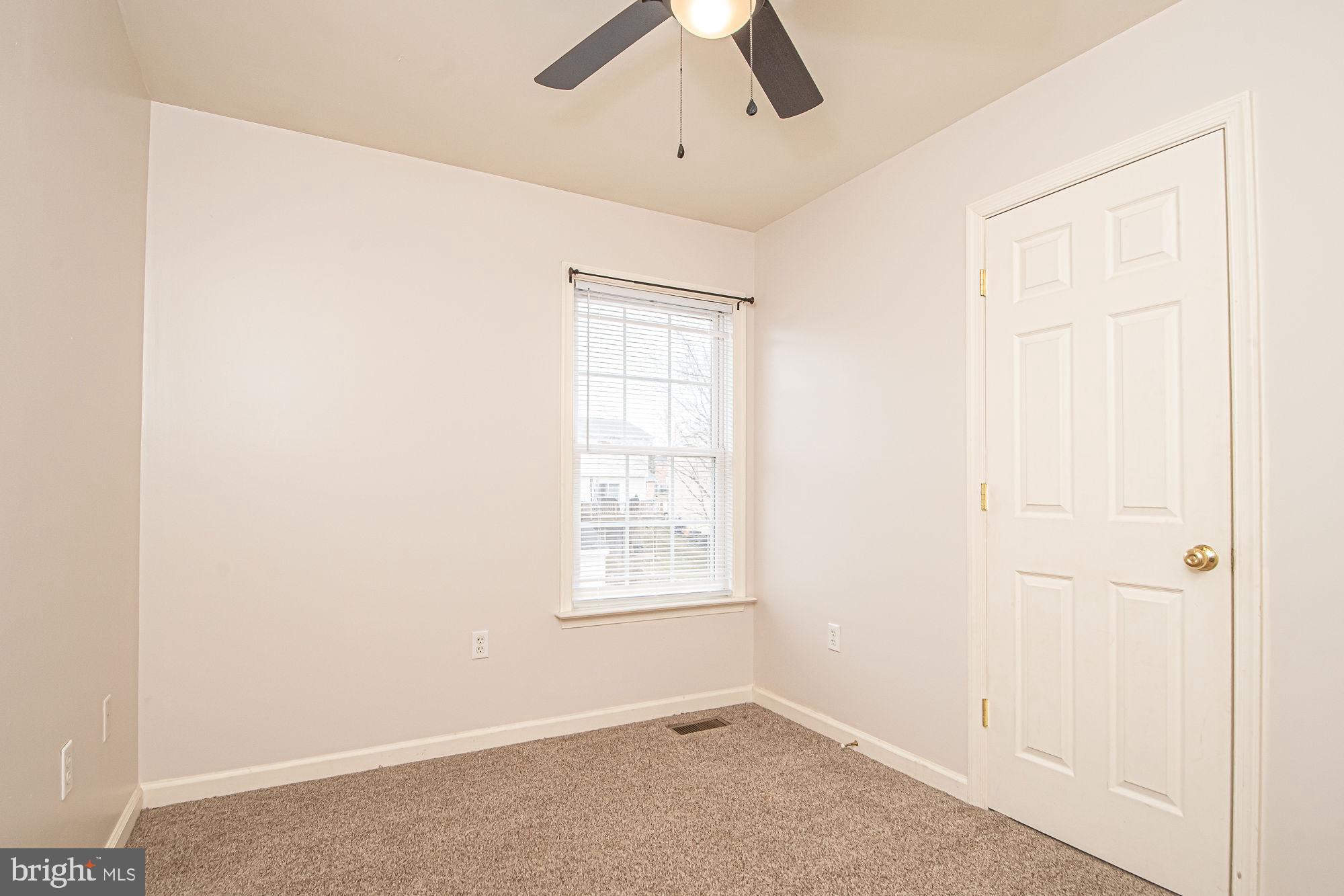 ROYAL VILLAGE - Residential