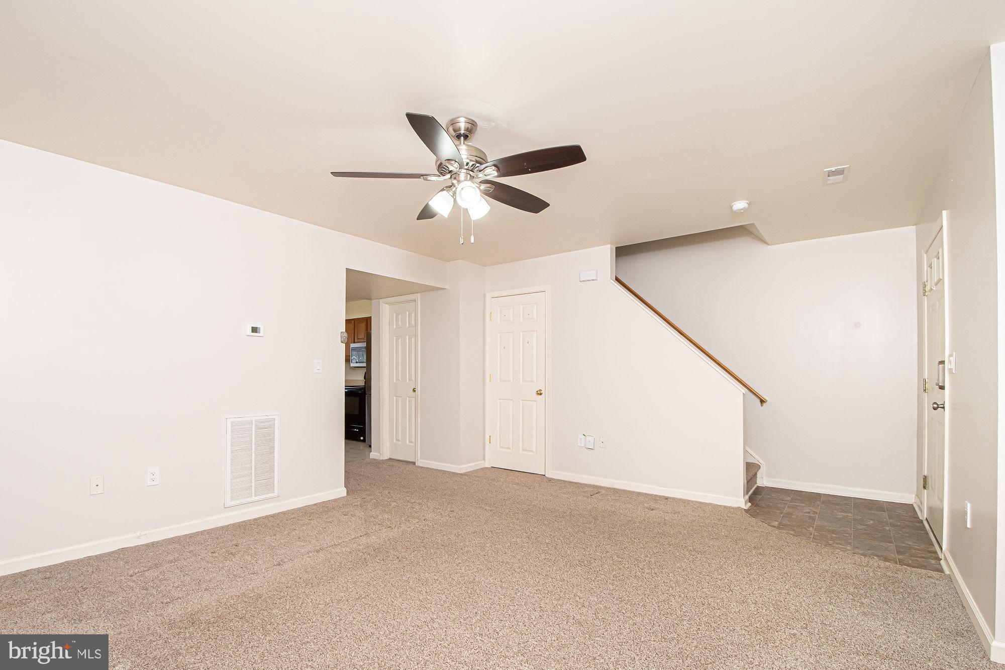 ROYAL VILLAGE - Residential