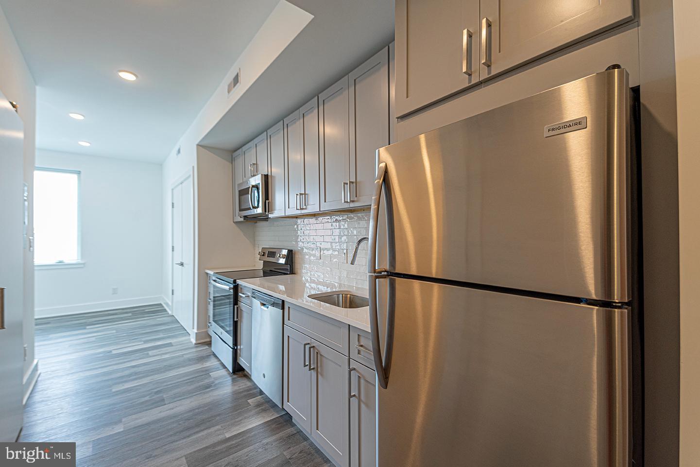 LOFT DISTRICT - Residential Lease