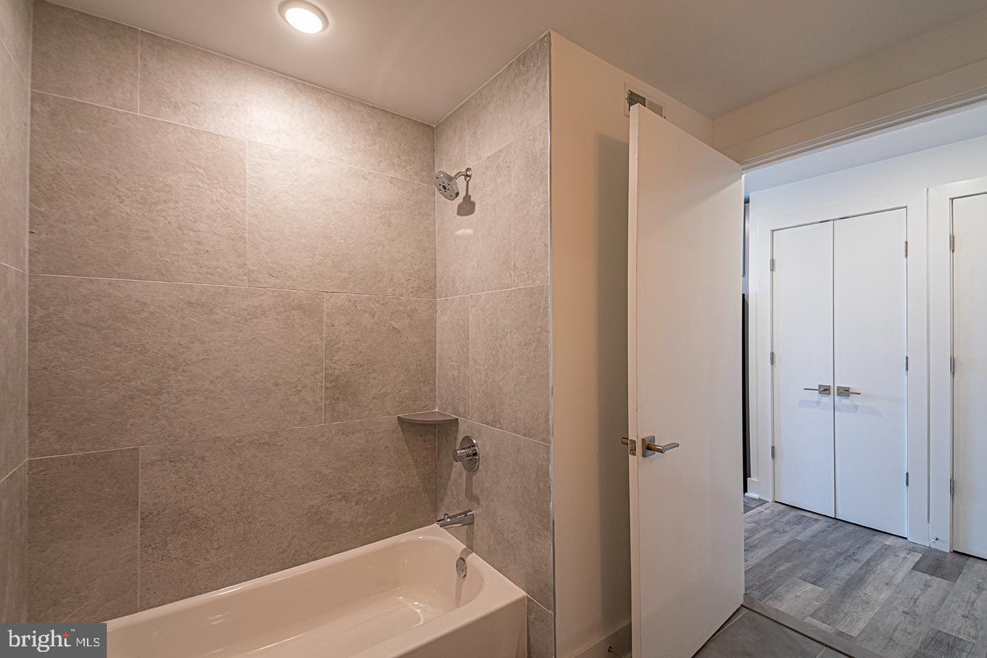 LOFT DISTRICT - Residential Lease