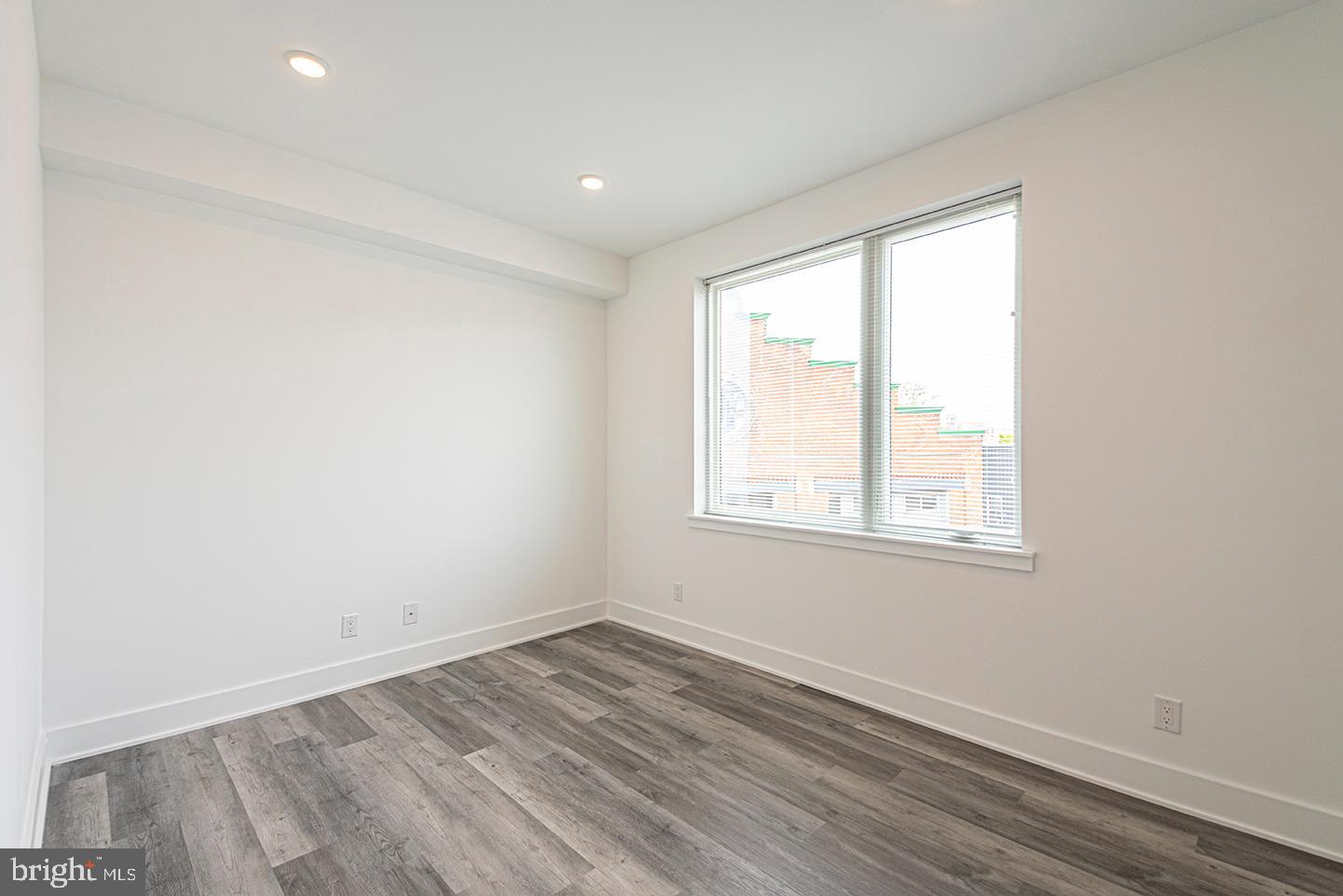 LOFT DISTRICT - Residential Lease