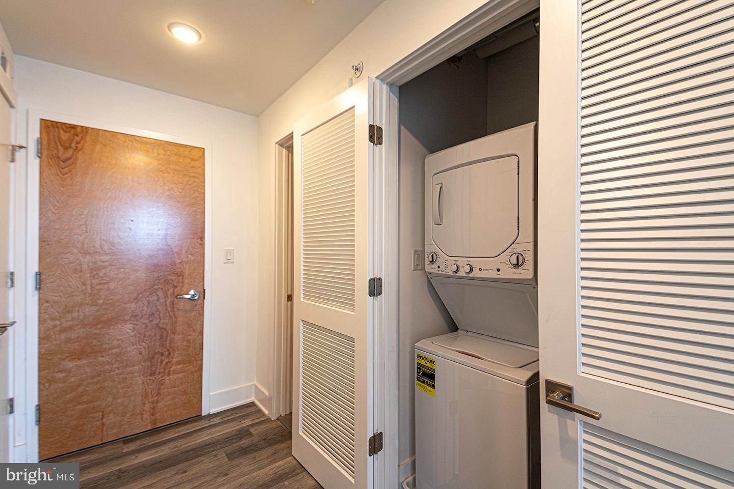 LOFT DISTRICT - Residential Lease