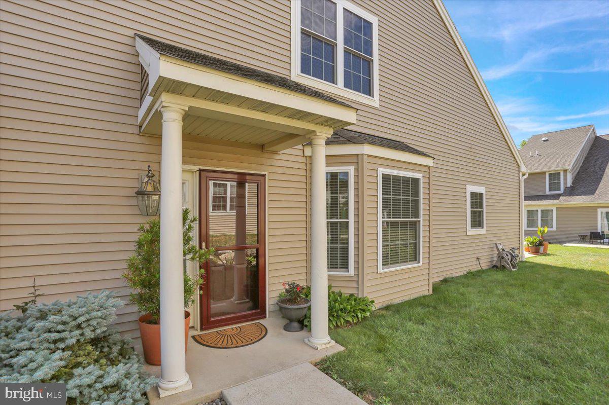 305 EMERALD LANE