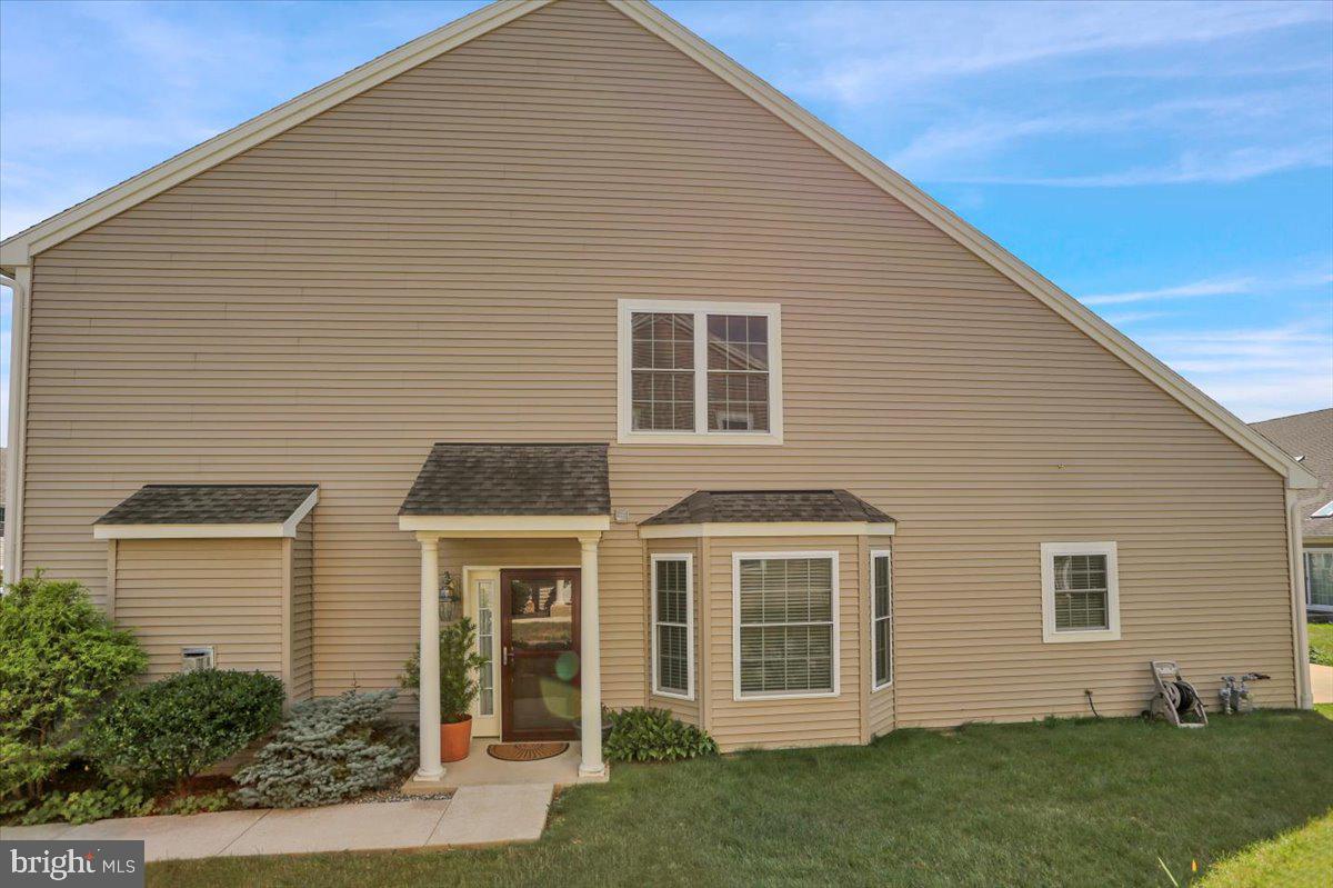 305 EMERALD LANE