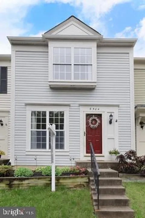 6504 Old Carriage Lane, Alexandria, VA MLS: VAFX2238054