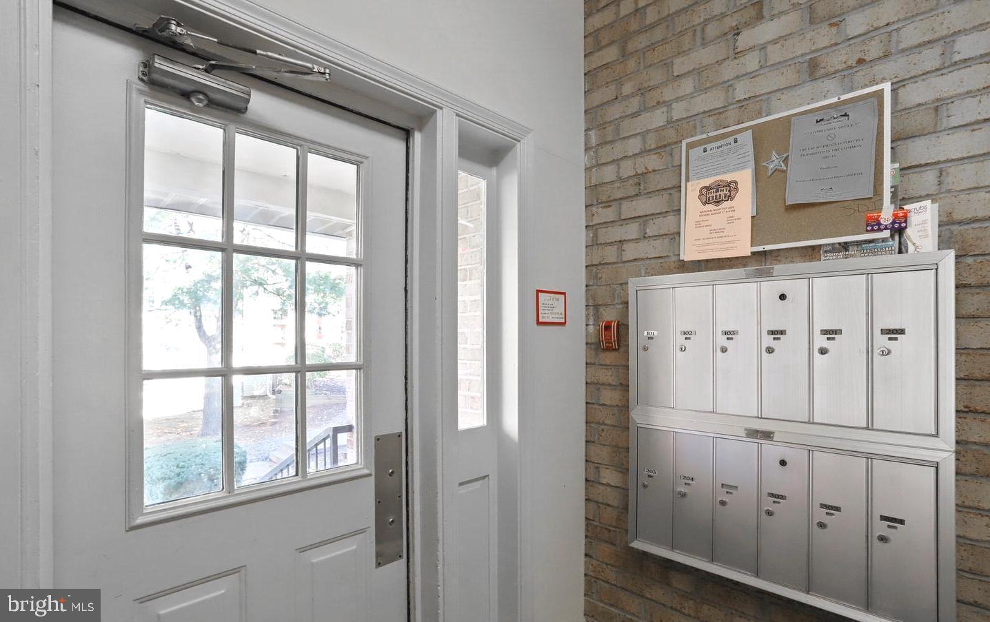 FLOWER HILL - Residential Lease