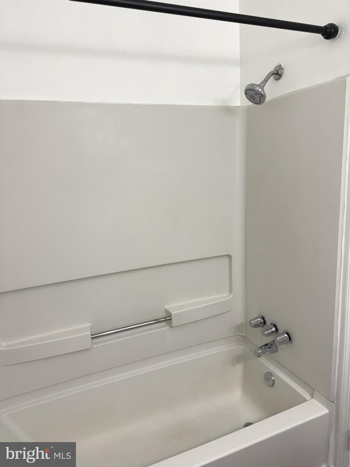 FLOWER HILL - Residential Lease