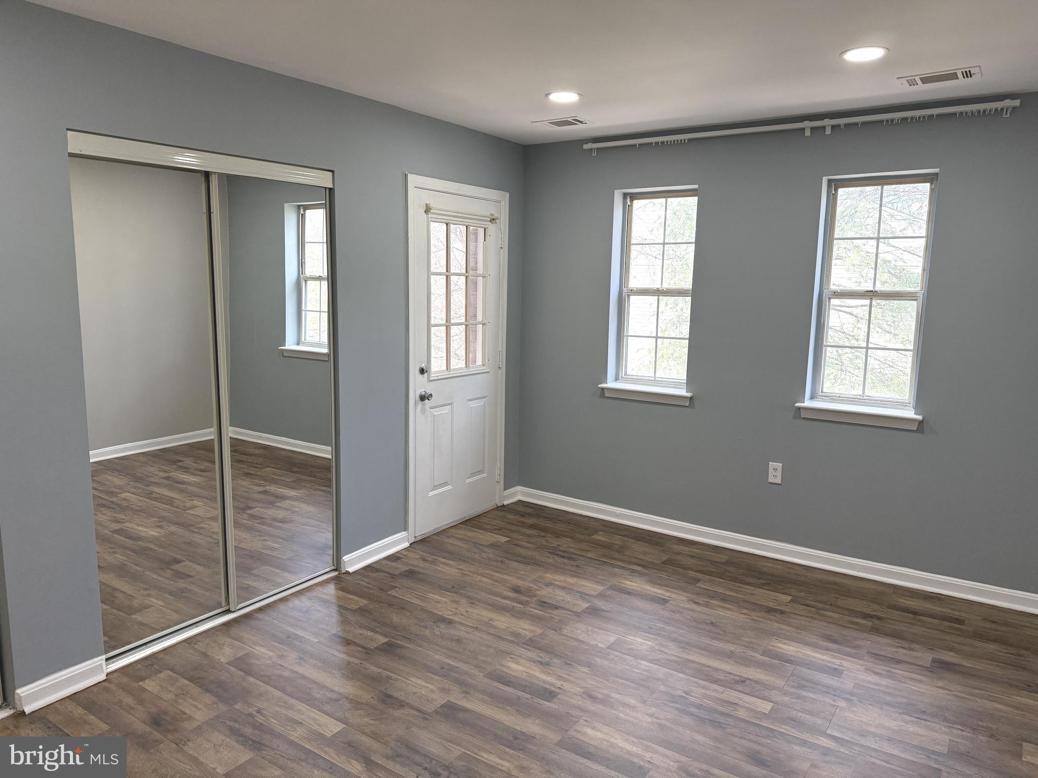 FLOWER HILL - Residential Lease