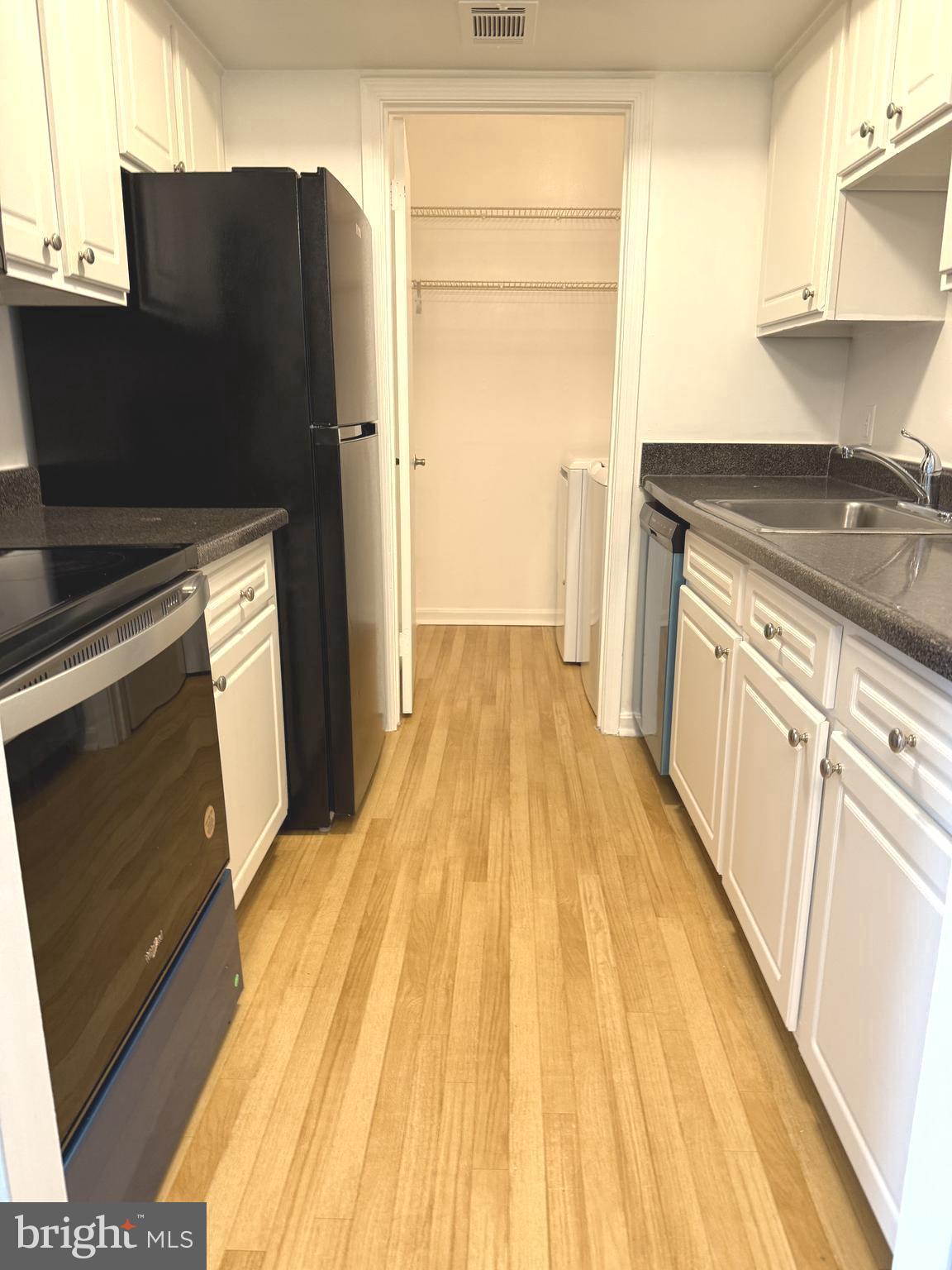 FLOWER HILL - Residential Lease