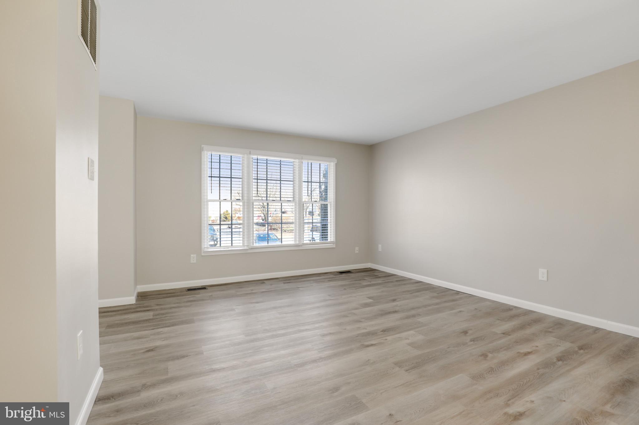 WHITE OAK - Residential Lease