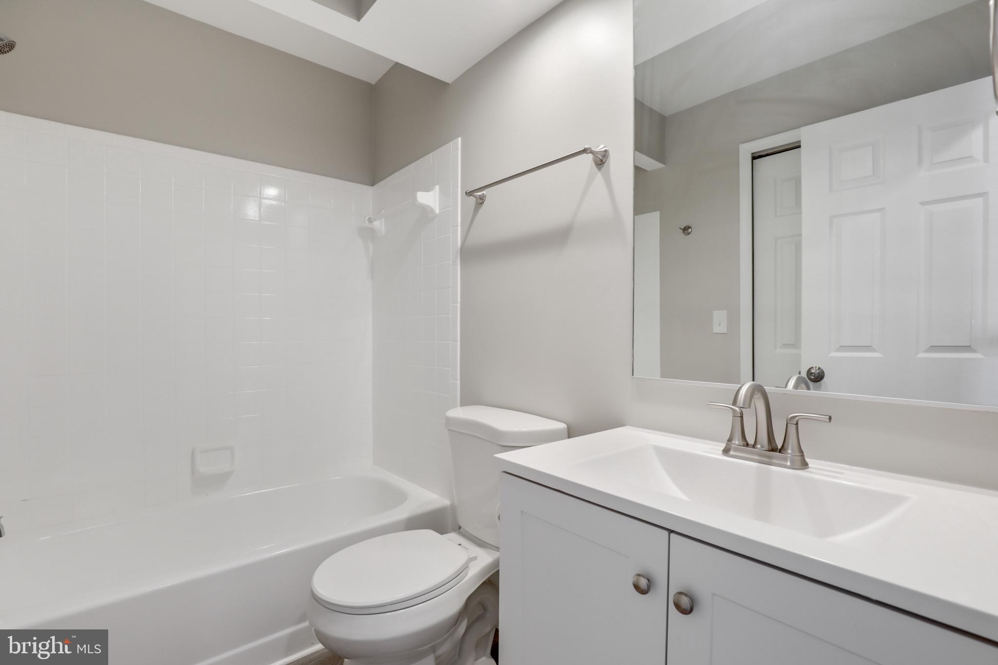 WHITE OAK - Residential Lease