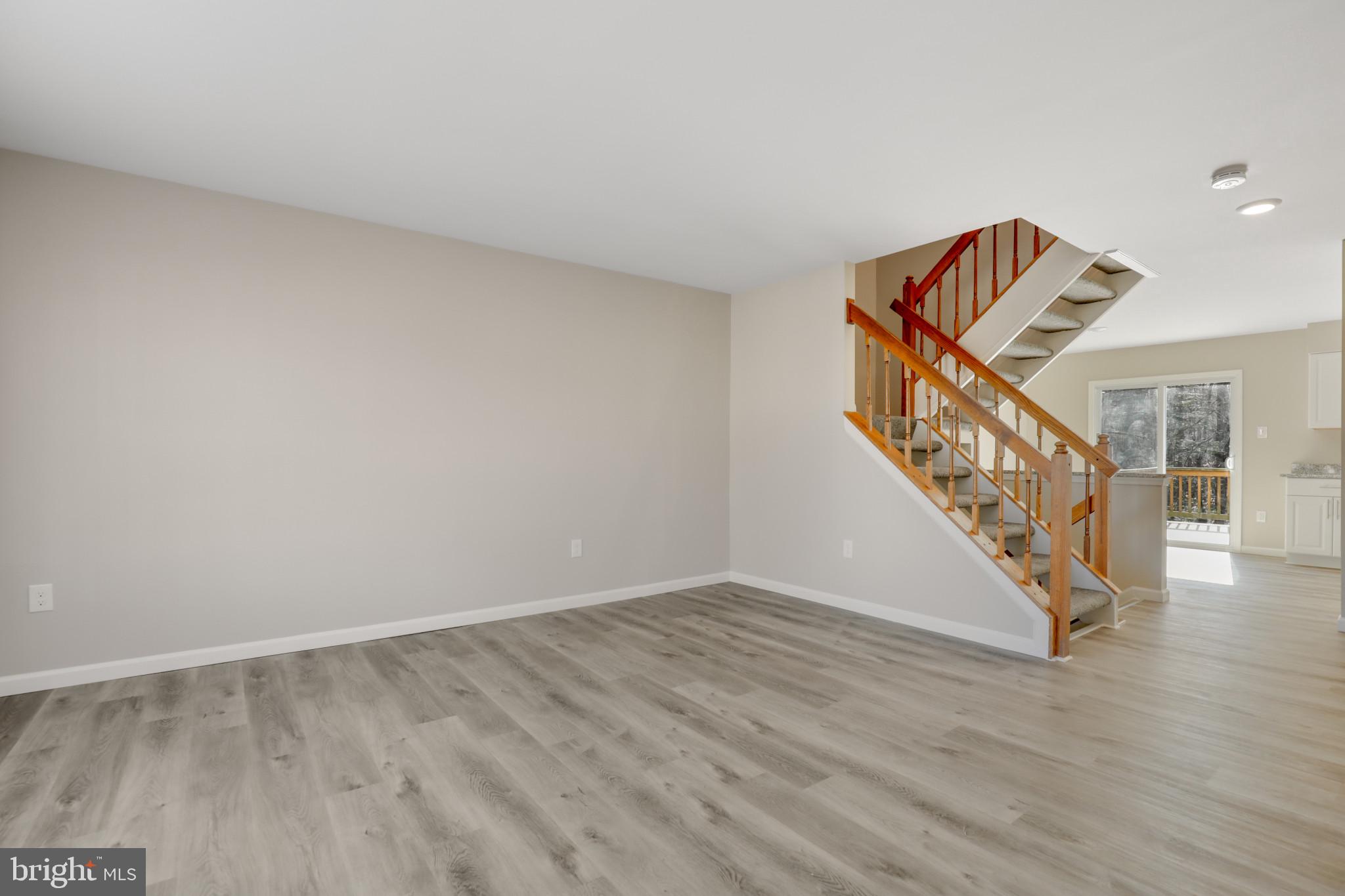 WHITE OAK - Residential Lease