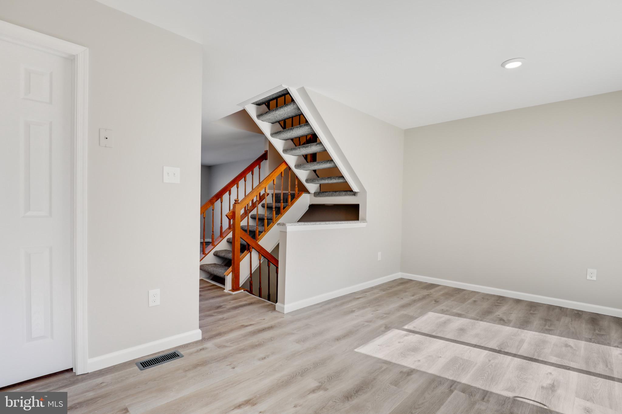 WHITE OAK - Residential Lease