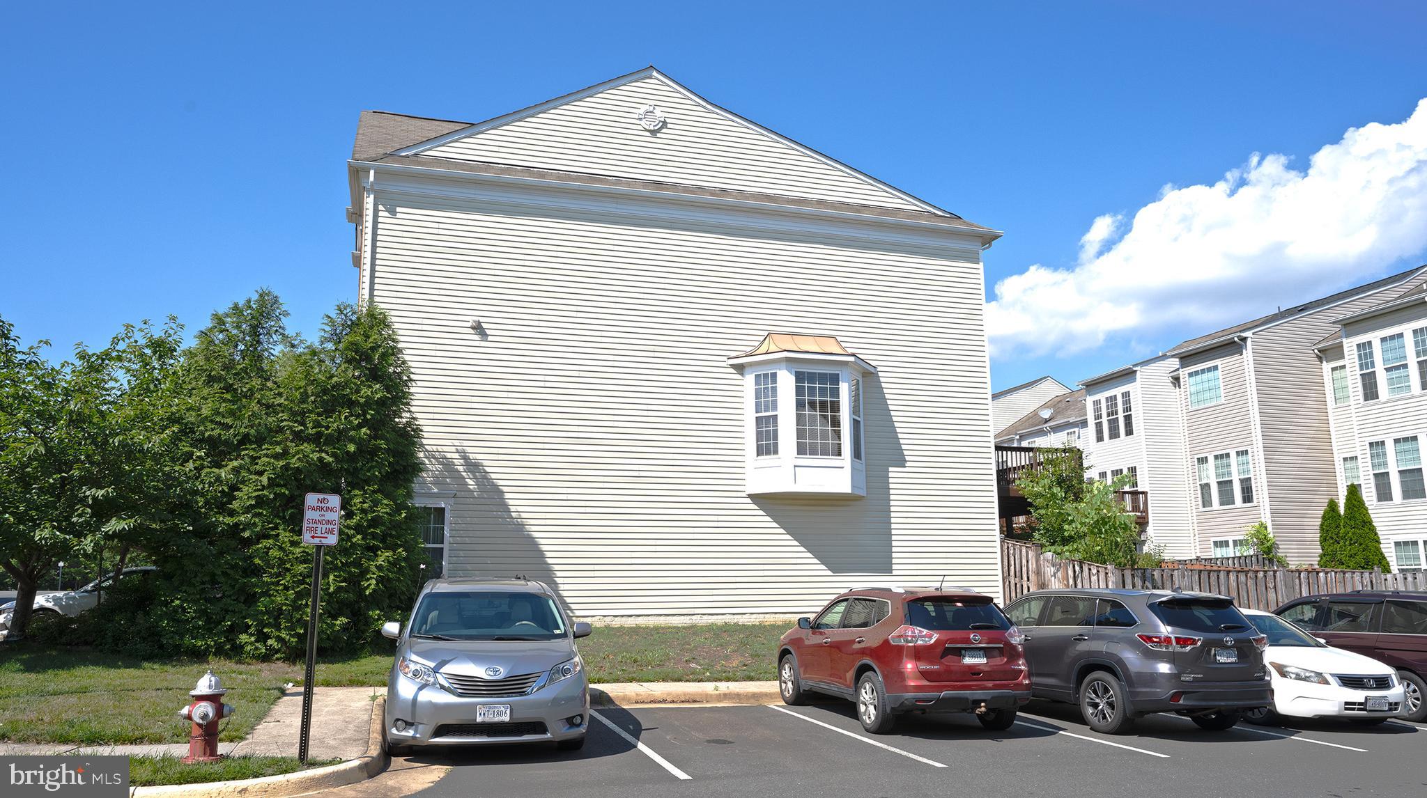 LAUREL HILL LANDBAY - Residential Lease