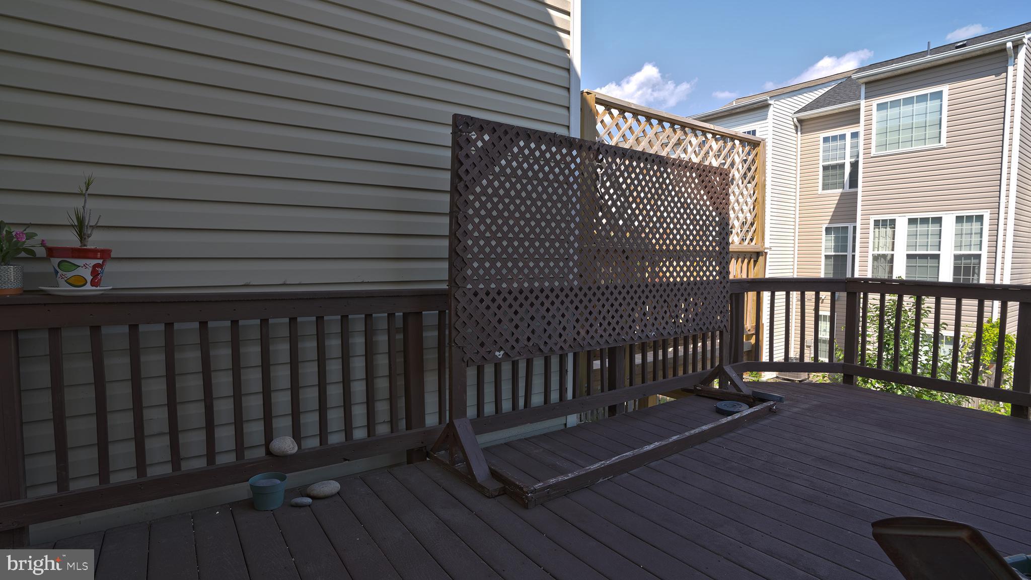 LAUREL HILL LANDBAY - Residential Lease