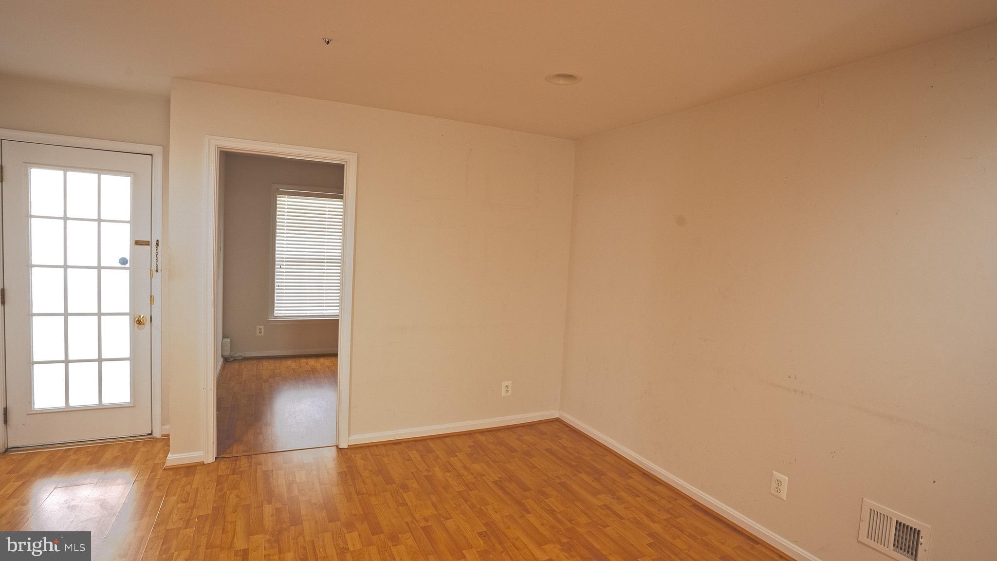 LAUREL HILL LANDBAY - Residential Lease