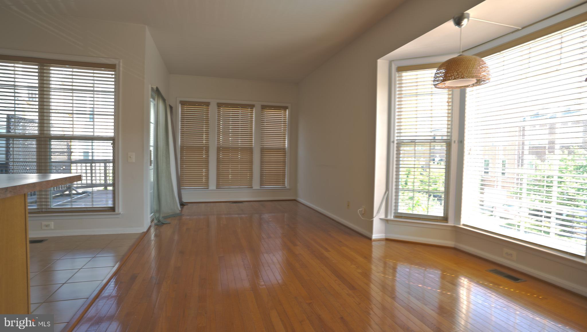 LAUREL HILL LANDBAY - Residential Lease