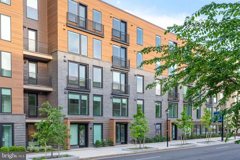 Photo of 701 N Henry Street #504, ALEXANDRIA, VA 22314 (MLS # VAAX2060954)