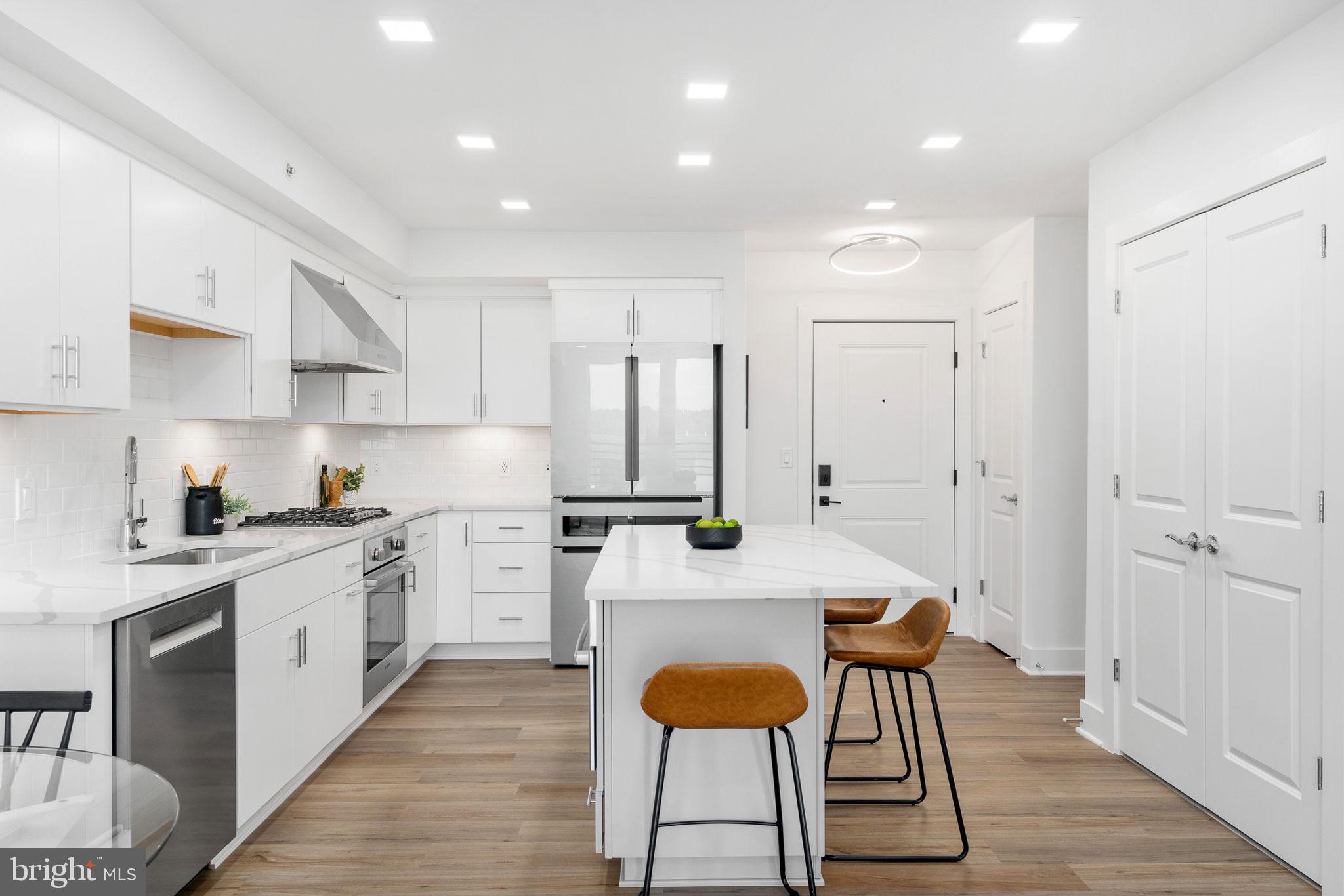 701 N HENRY STREET 504
