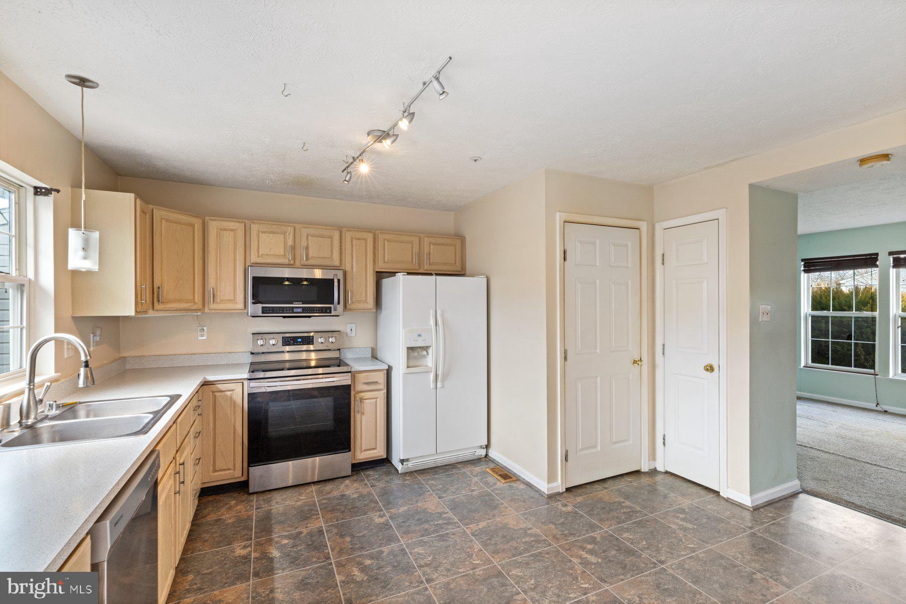 CASTLE STONE AT WHITE MARSH - Residential