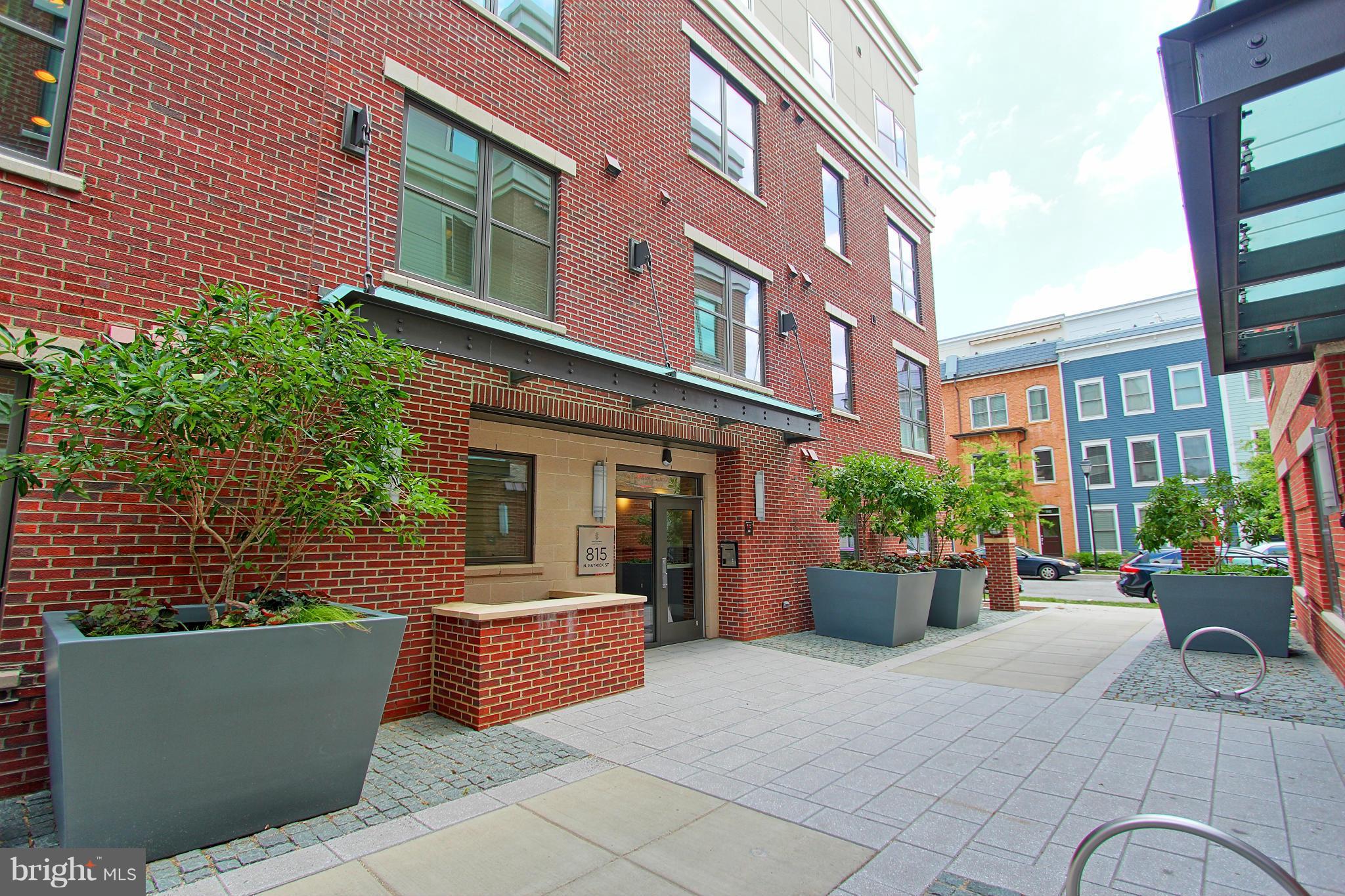 OLD TOWN COMMONS - Residential Lease