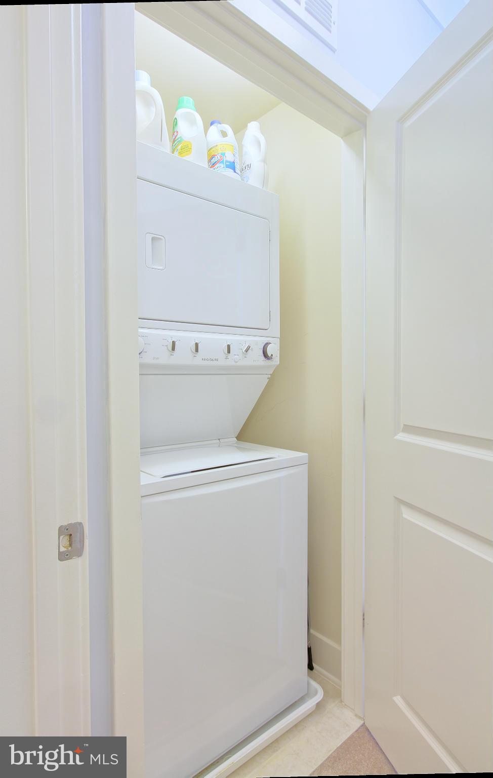 OLD TOWN COMMONS - Residential Lease