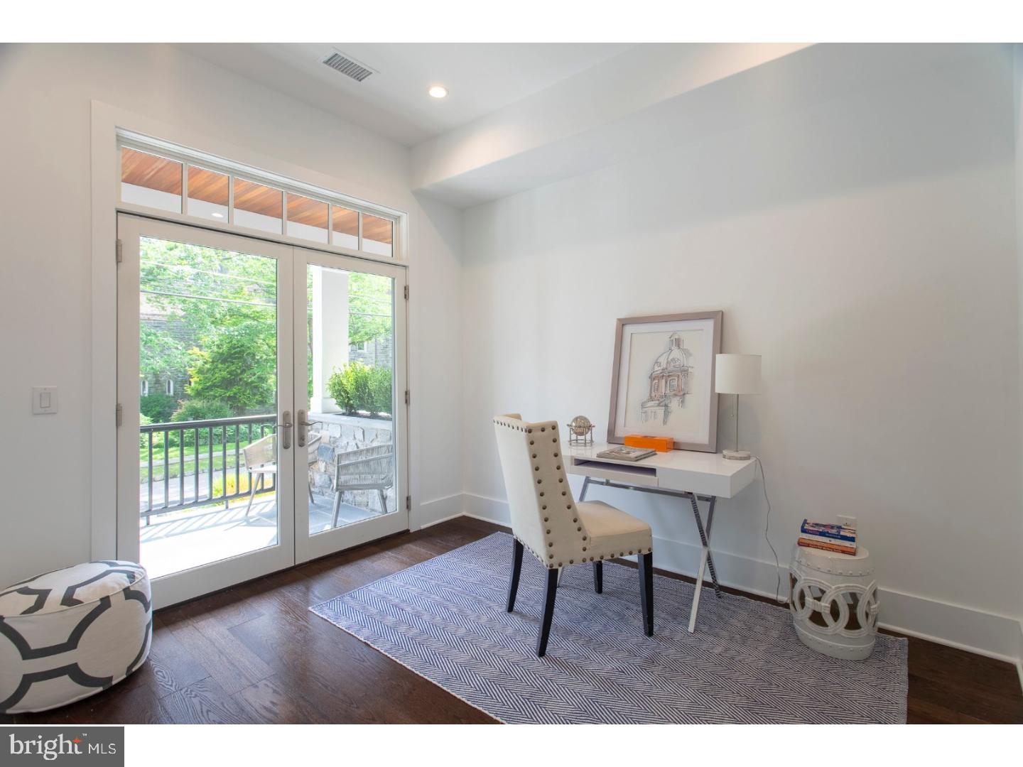 CHESTNUT HILL - Residential