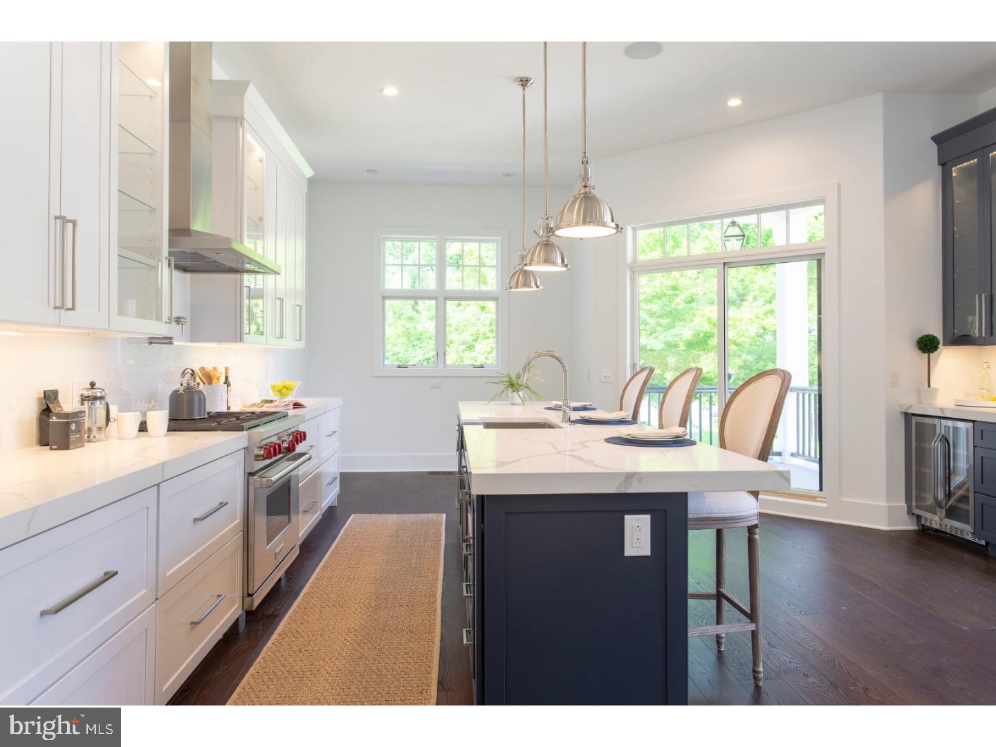 CHESTNUT HILL - Residential
