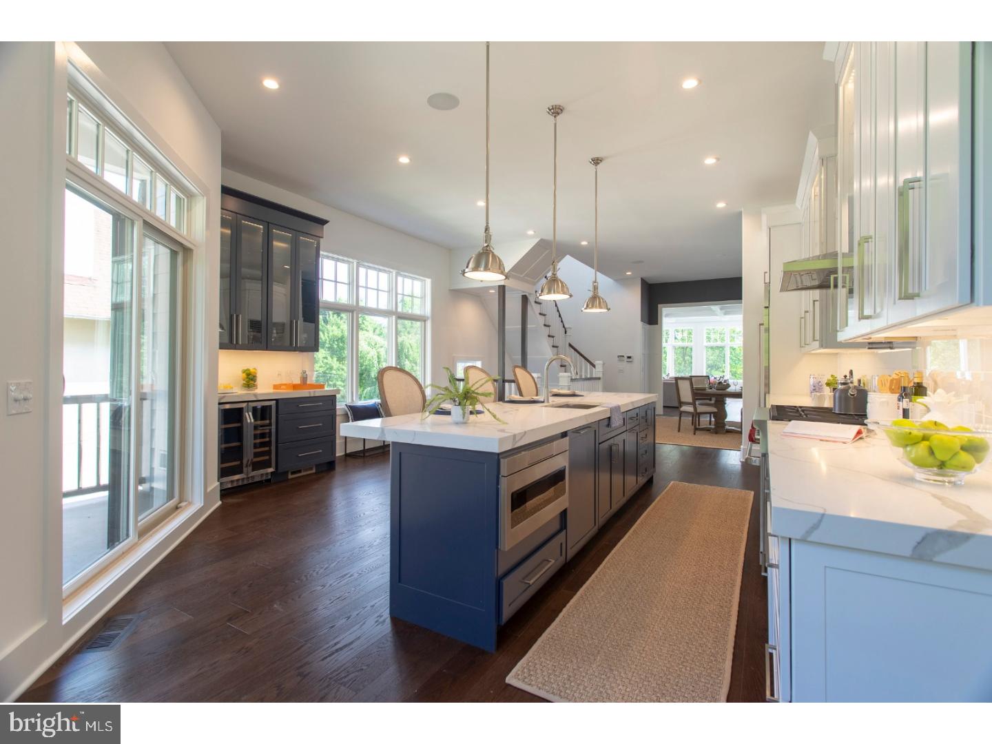 CHESTNUT HILL - Residential