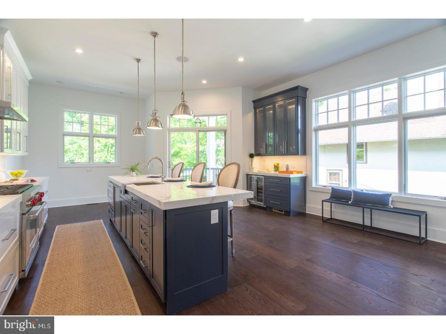 CHESTNUT HILL - Residential