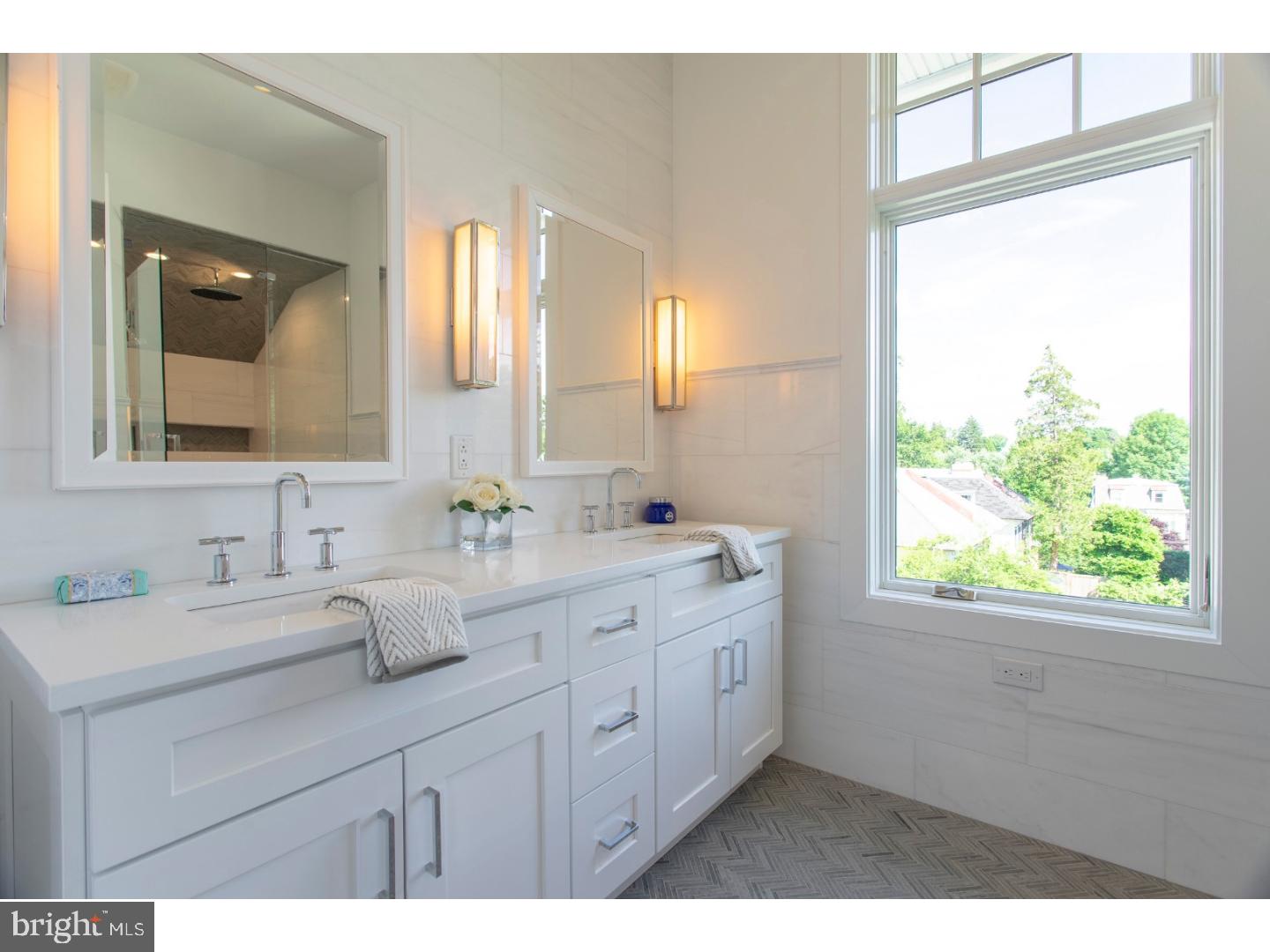 CHESTNUT HILL - Residential