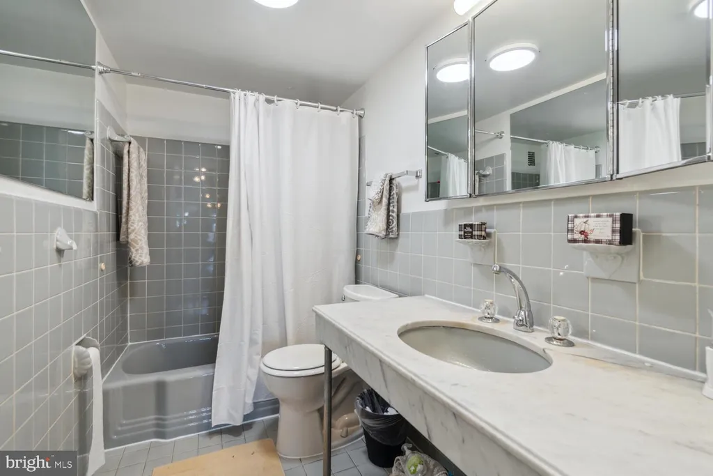 Additional image 19 of 4201 Cathedral Avenue NW Unit 914W, Washington, DC 20016