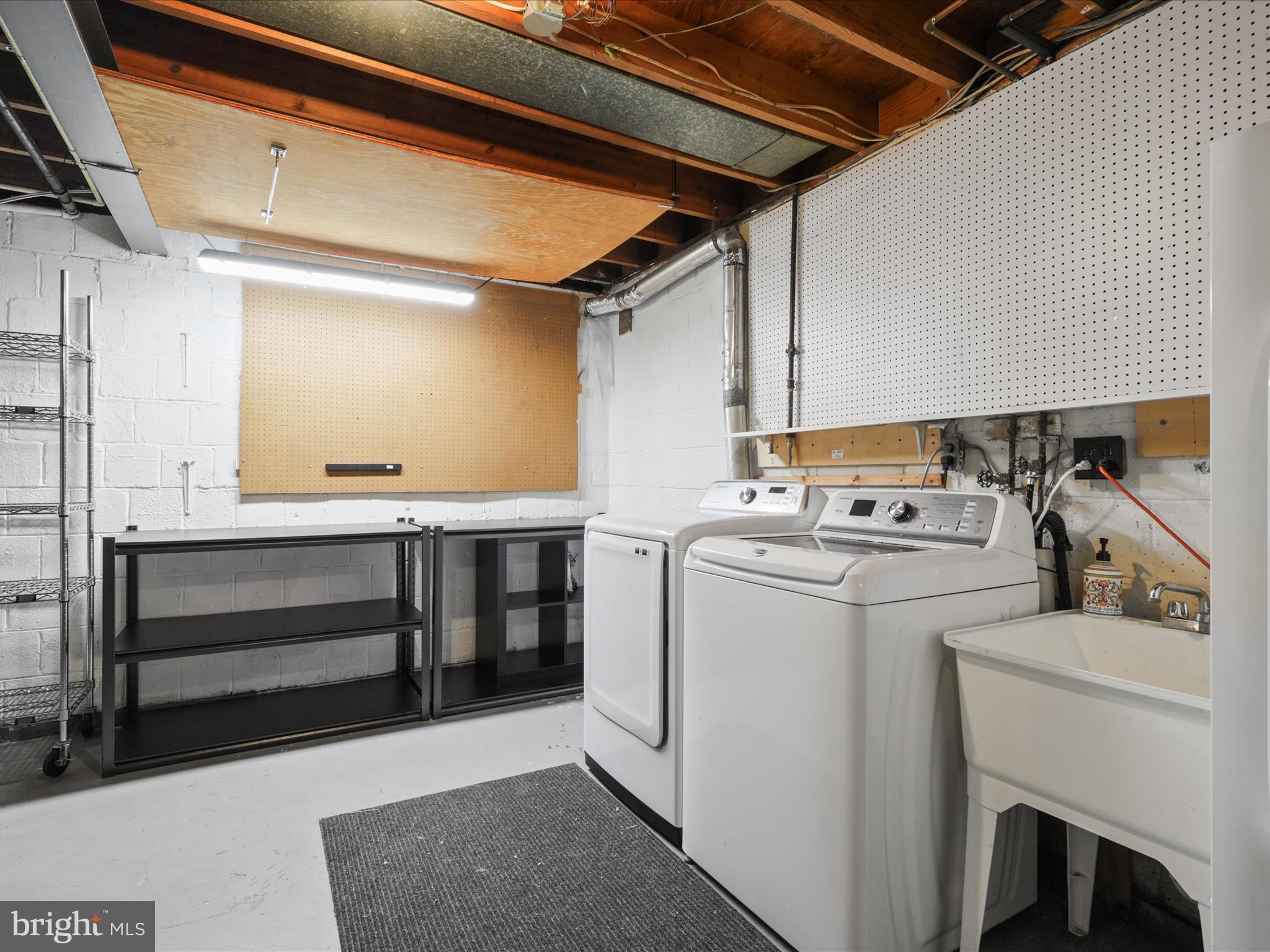 DUNN LORING WOODS - Residential