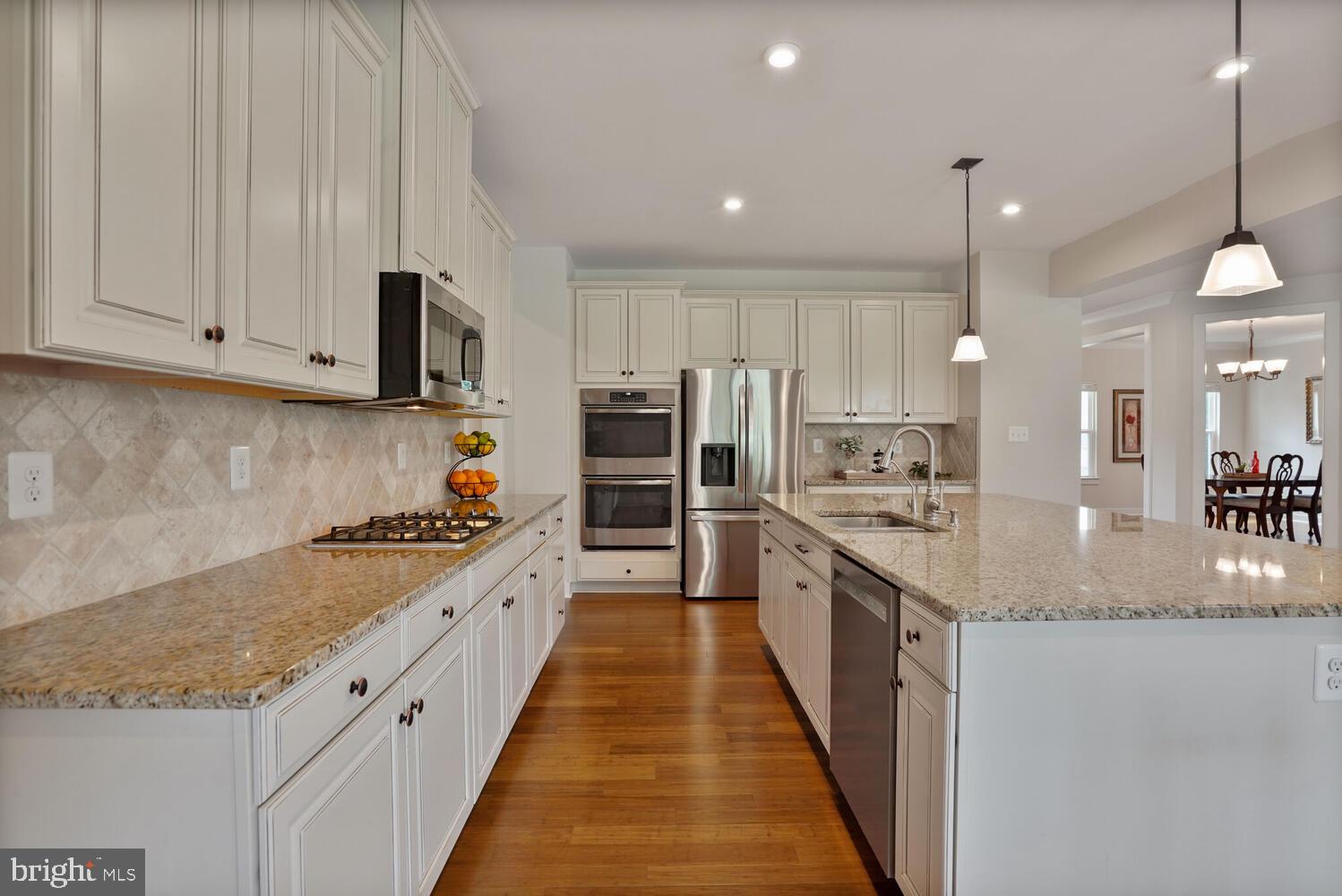 7483 LAKE WILLOW COURT
