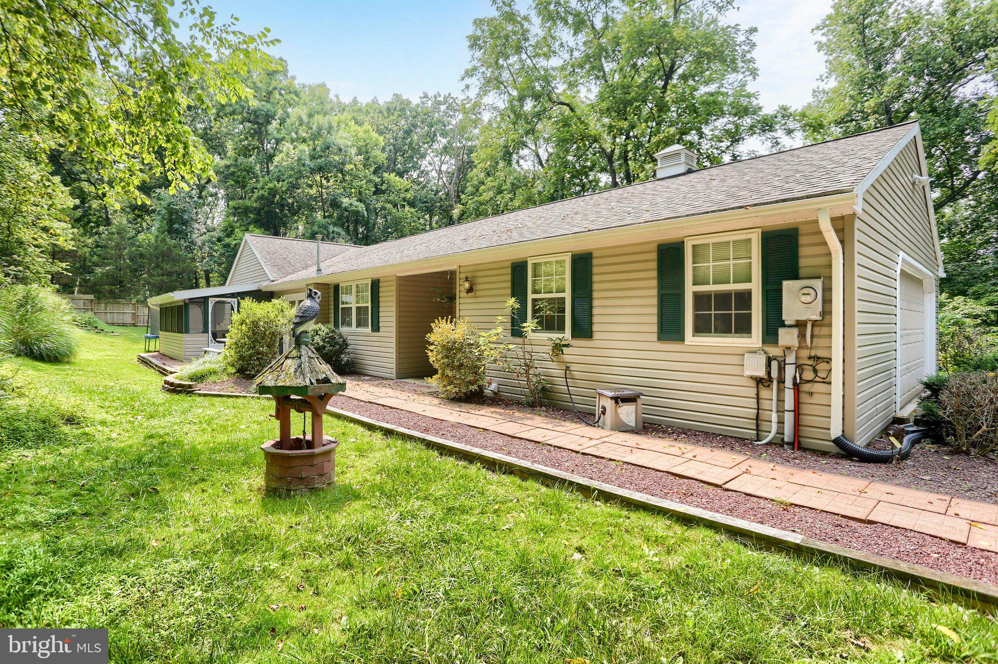 30 LAKEVIEW COURT