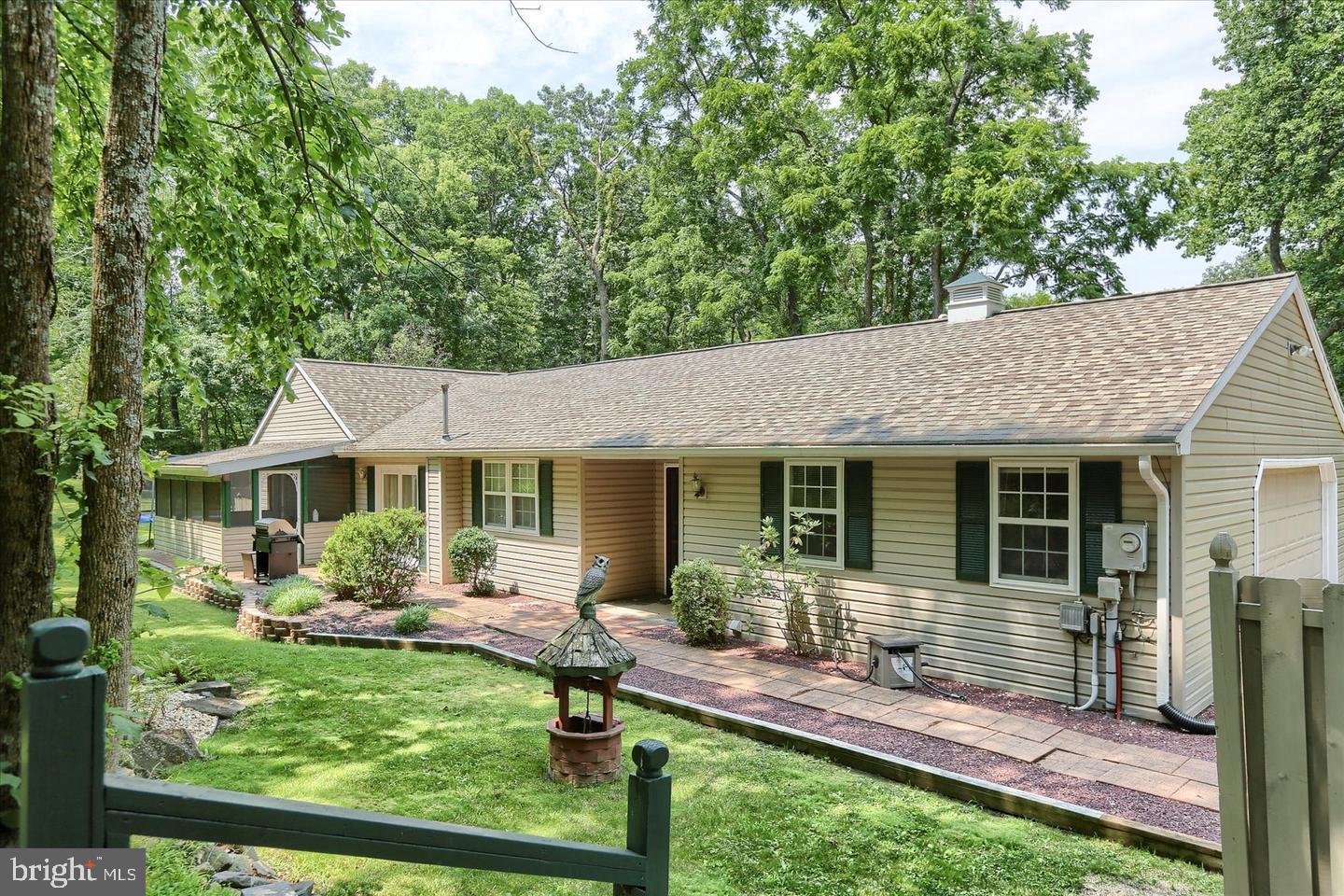30 LAKEVIEW COURT
