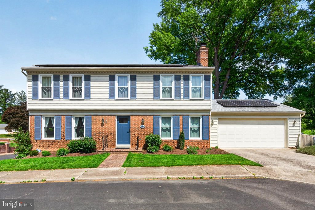 Photo of 1834 Saint Roman Drive, VIENNA, VA 22182 (MLS # VAFX2304394)