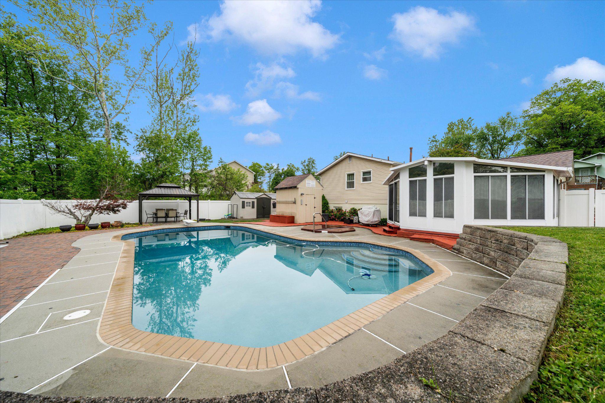 HARWOOD PARK - Residential