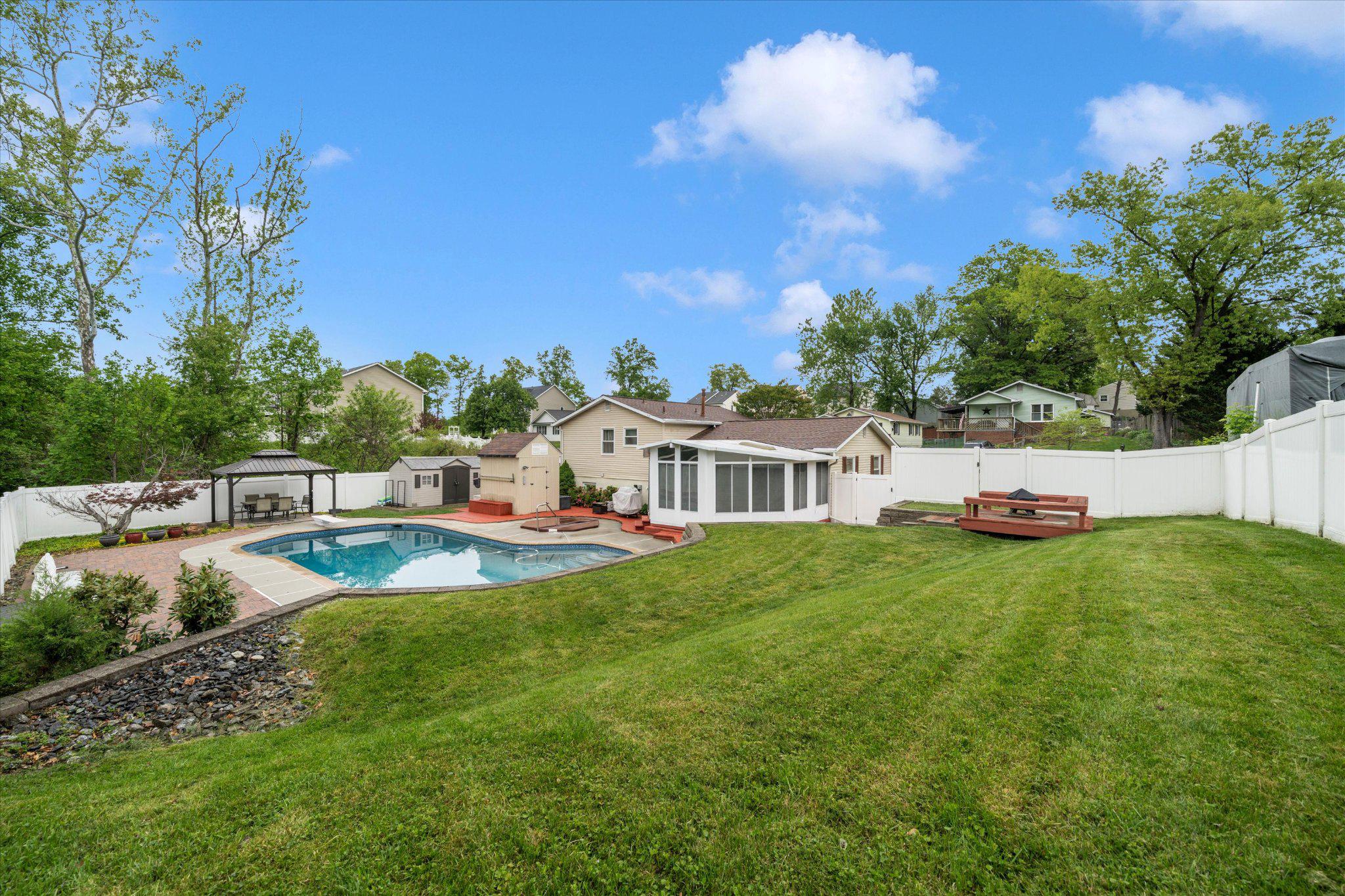 HARWOOD PARK - Residential