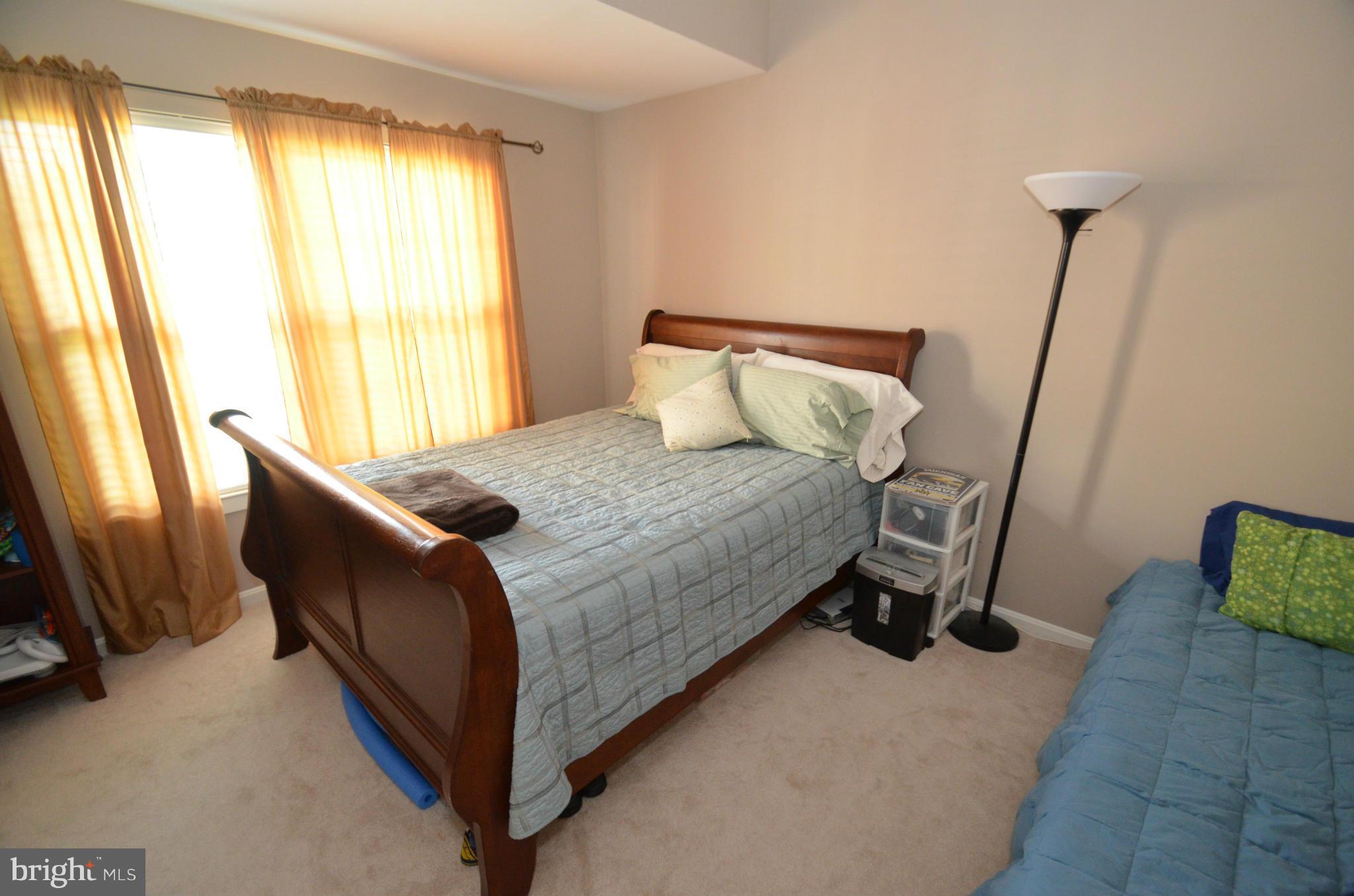 STRATFORD PLACE AT KINGS - Residential Lease